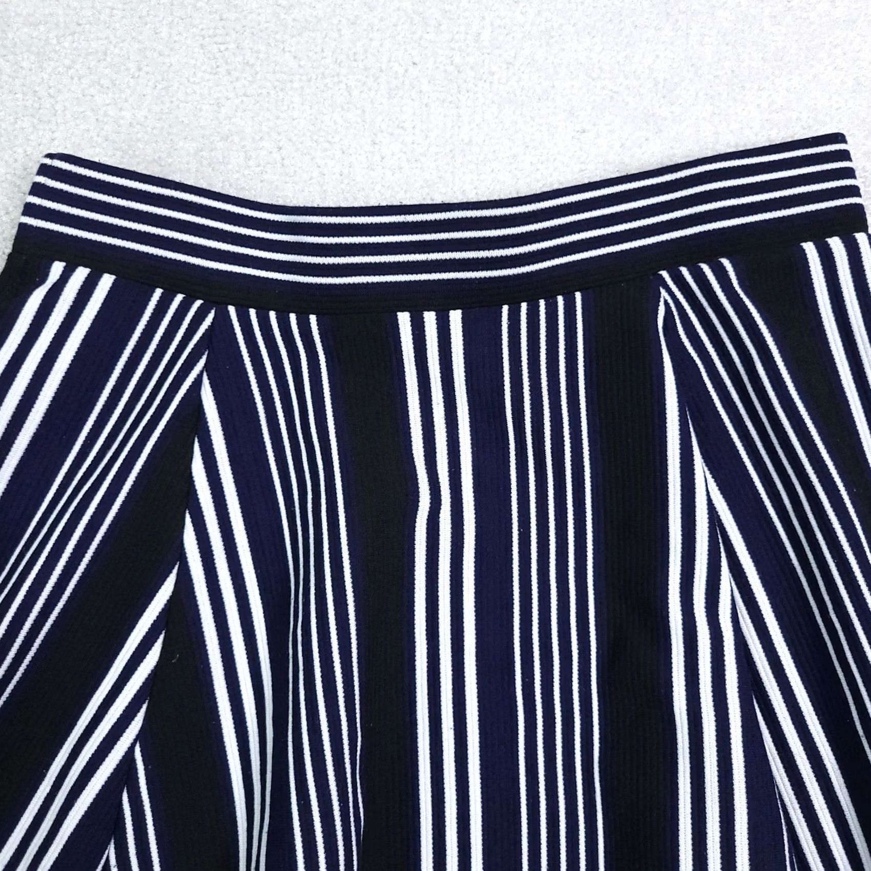 H&M H&M DIVIDED Mini Skirt Women's Small Stripped White Blue Black Stretch Side Zip Size 28" / US 6 / IT 42 - 2 Thumbnail