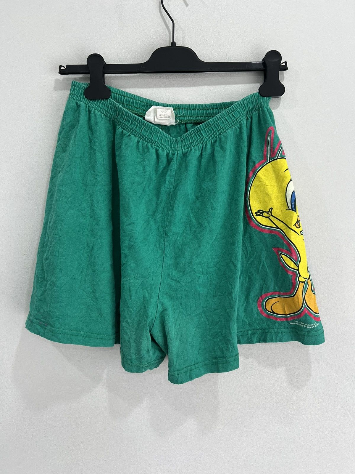 Vintage Vintage Tweety Looney Tunes Shorts Size US 34 / EU 50 - 1 Thumbnail