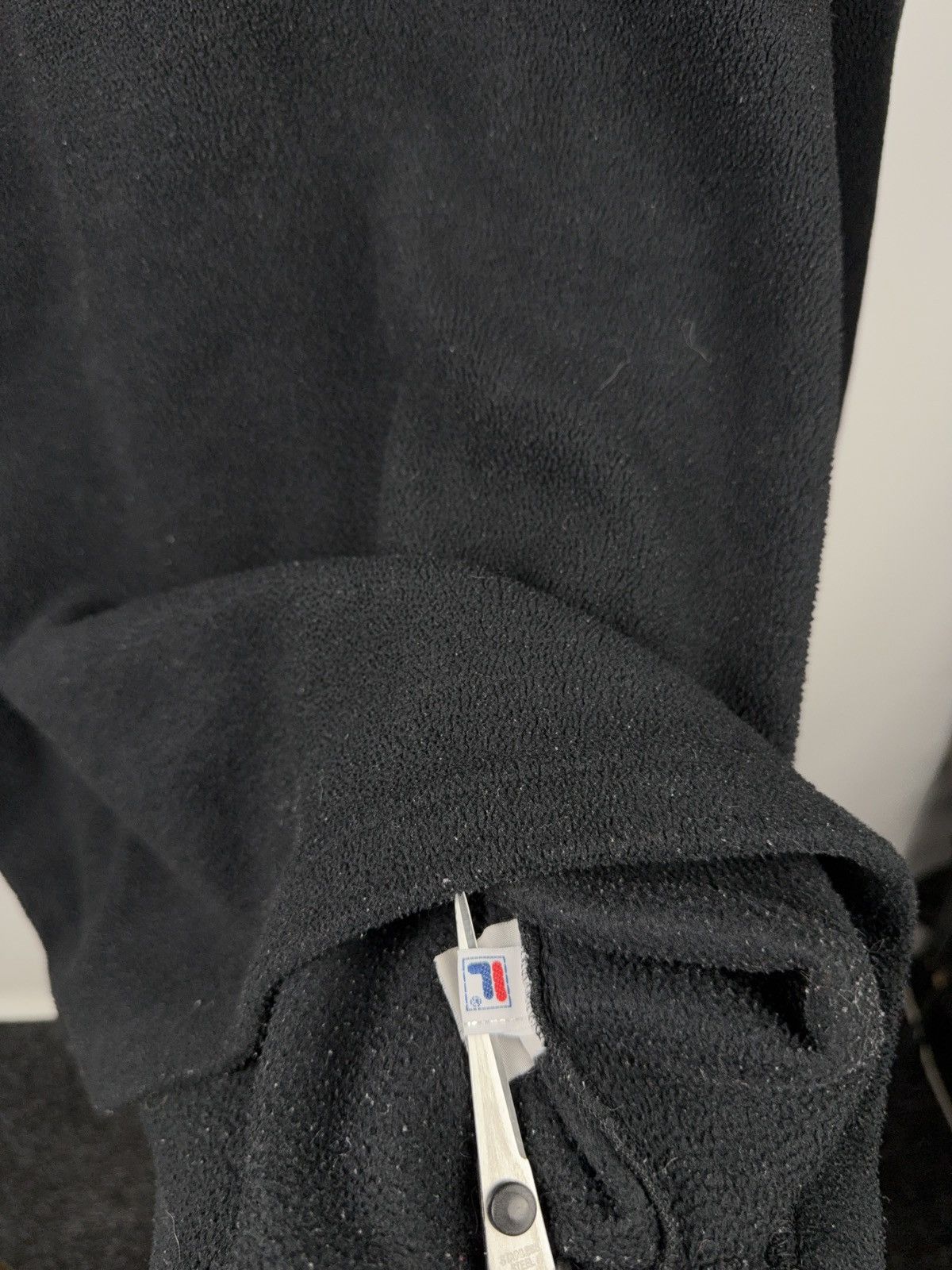 Fila 00s Vintage FILA V Neck Fleece Sweatshirt Logo Y2K Size L Size US L / EU 52-54 / 3 - 8 Thumbnail
