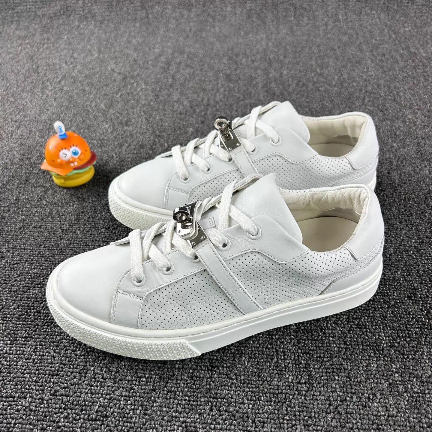 Hermes Hermes Kelly buckle white sneakers size 37.5 Size US 7 / IT 37 - 1 Thumbnail