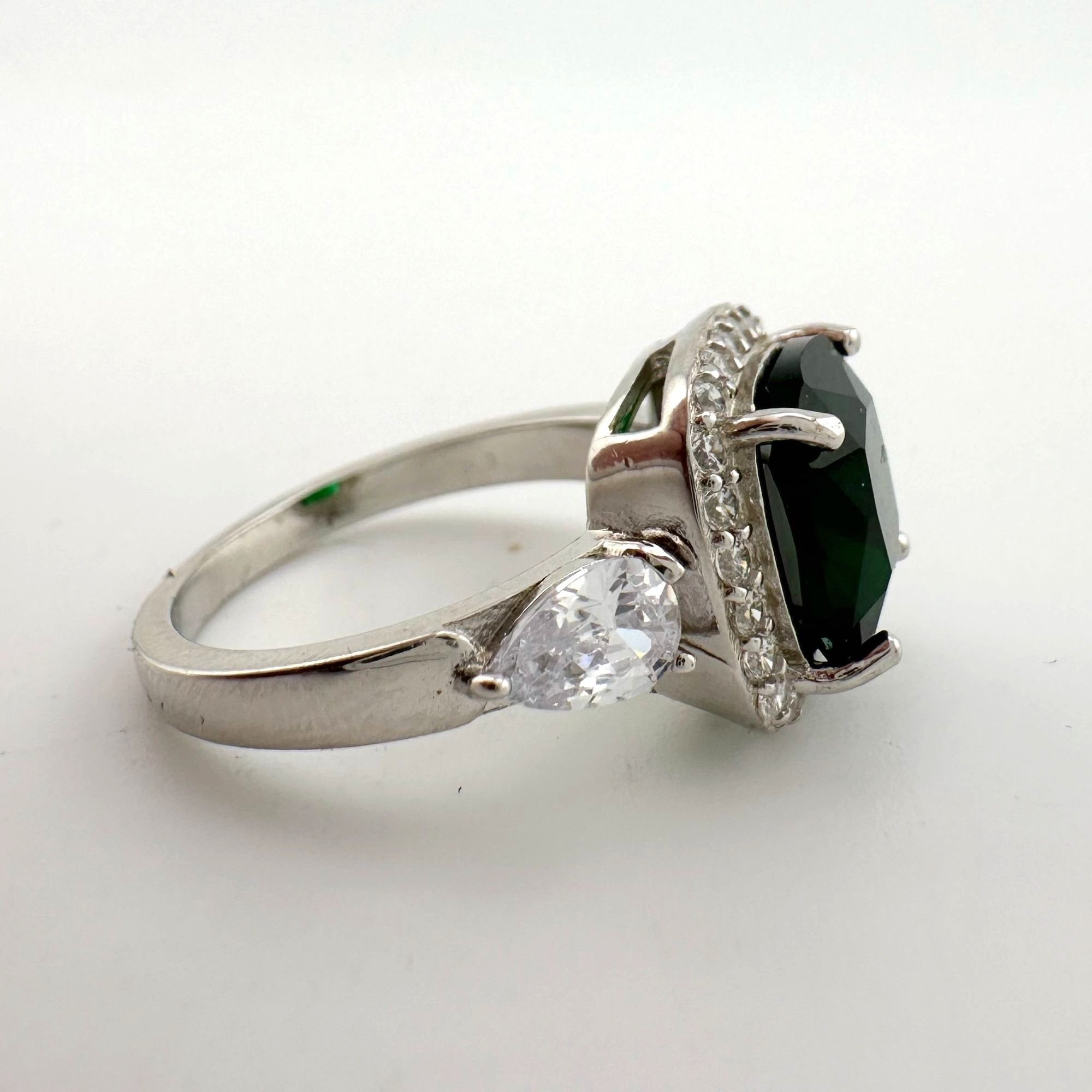 Other 3.66ct Lab Created Emerald and White Gemstone Ring Size 7 Size ONE SIZE - 3 Thumbnail