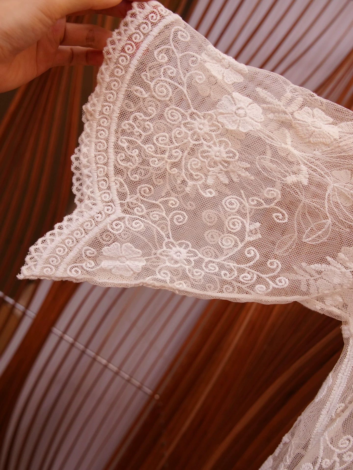 Vintage Vintage All White Oriental Floral Embroidered Cover-up SM Size ONE SIZE - 6 Thumbnail