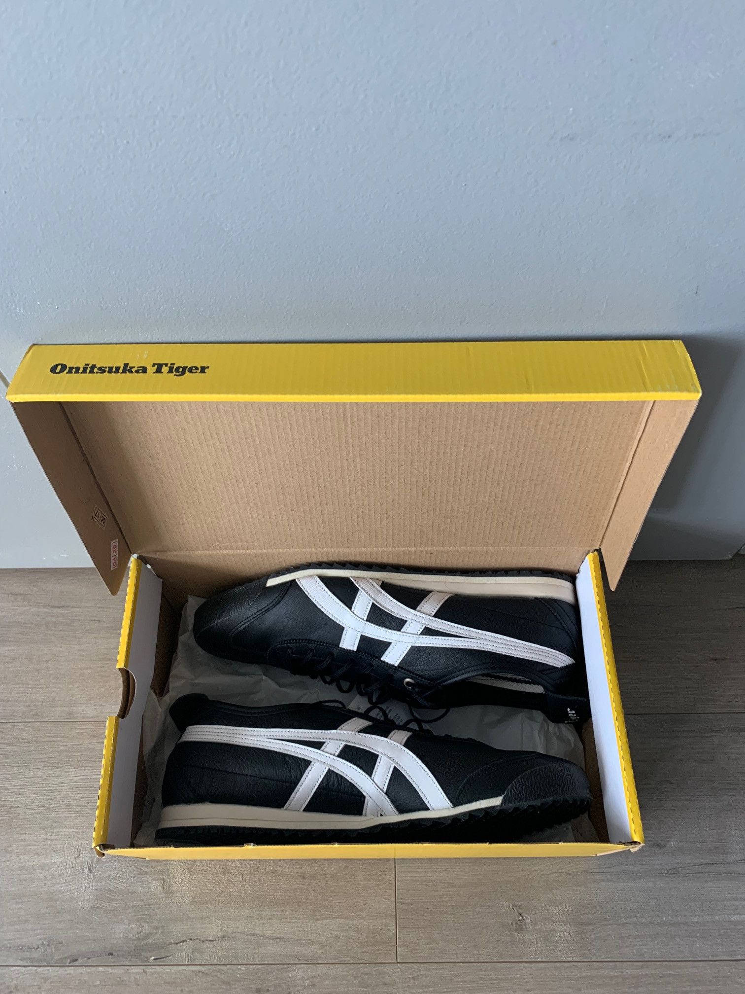 Onitsuka Tiger 2025 Onitsuka Tiger Mexico 66 SD White Black Sneakers Size US 10.5 / EU 43-44 - 4 Thumbnail