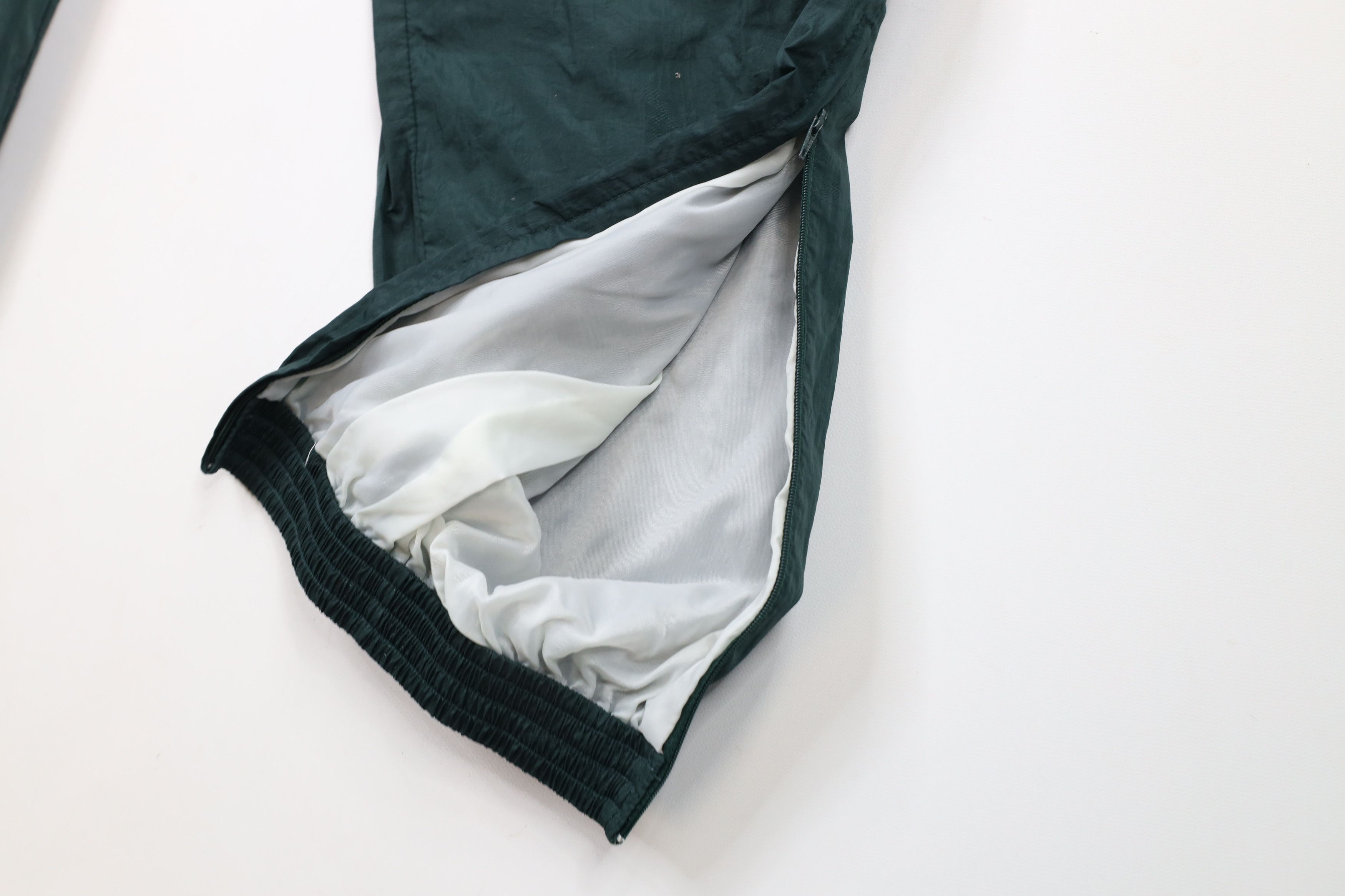Vintage Vintage 90s Streetwear Blank Lined Nylon Joggers Pants Green Size US 38 / EU 54 - 6 Thumbnail