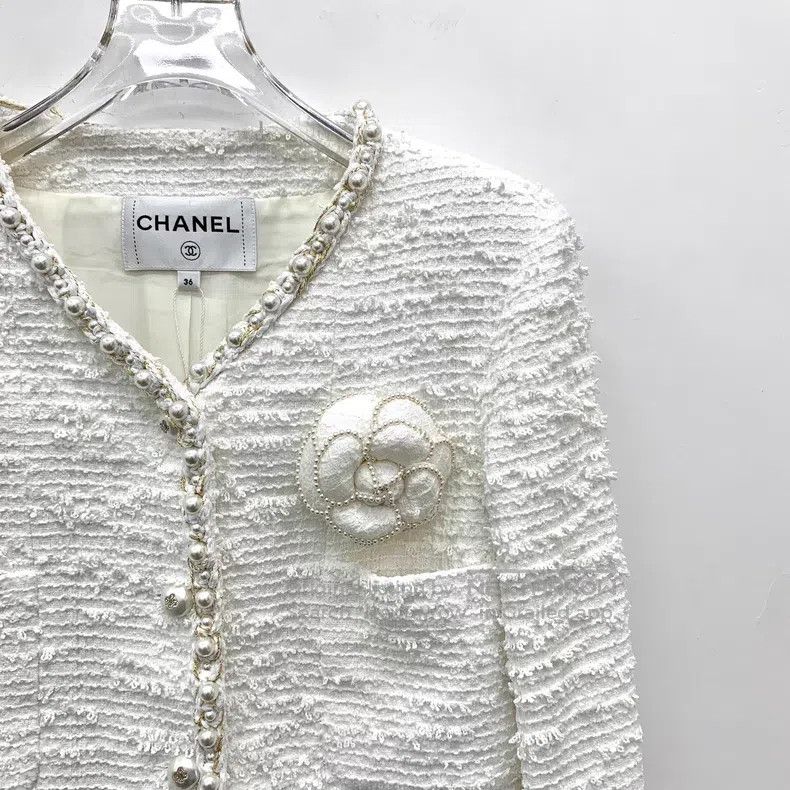 Chanel Chanel White camelia cotton V-neck single-breasted long-sl Size XS / US 0-2 / IT 36-38 - 3 Thumbnail