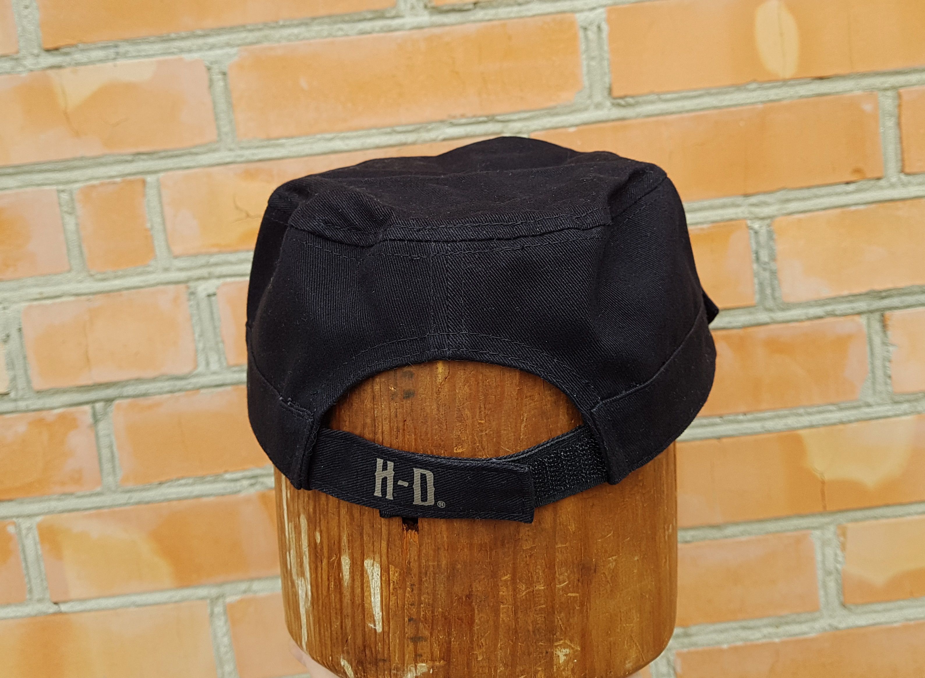 Harley Davidson Harley Davidson Cap Strap Hat Motorcycle Rider Biker Crystal Size ONE SIZE - 3 Thumbnail