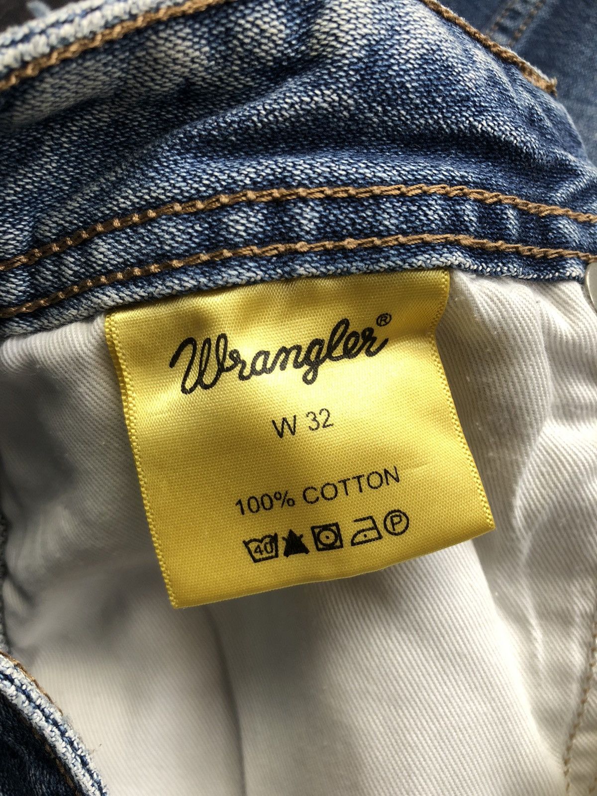 Vintage Vintage Wrangler Regular Fit Straight Jeans Size US 35 - 15 Thumbnail