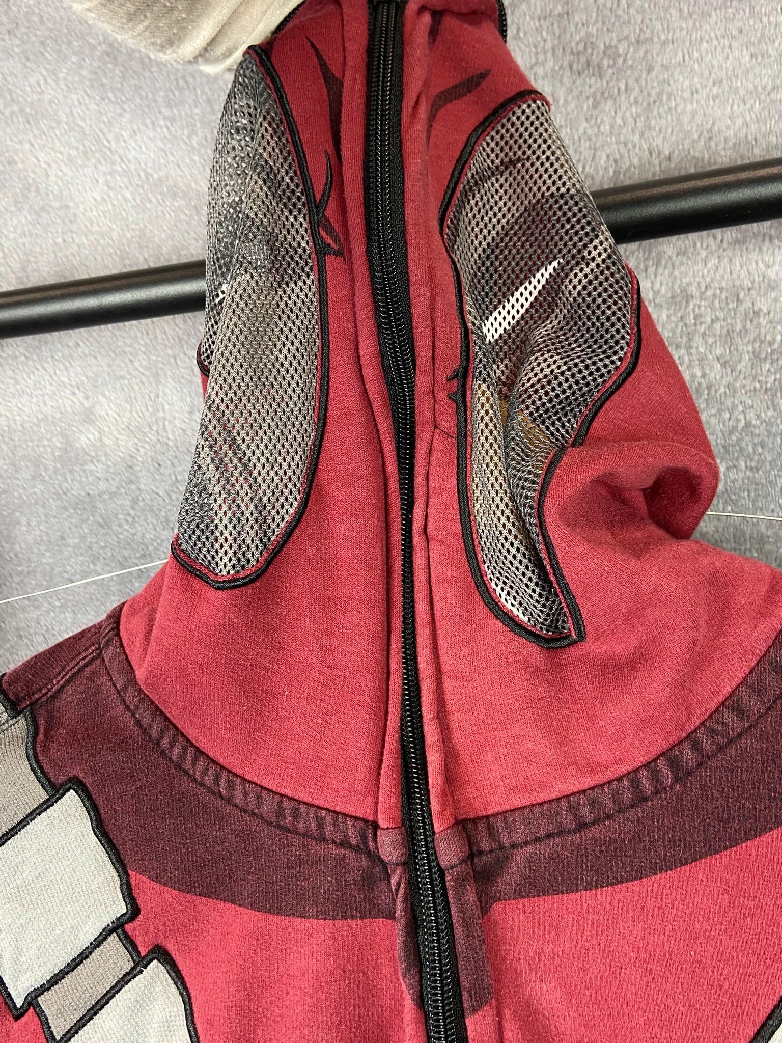 Marvel Comics Hoodie Marvel Deadpool red costume zip up jacket L Size US L / EU 52-54 / 3 - 2 Thumbnail
