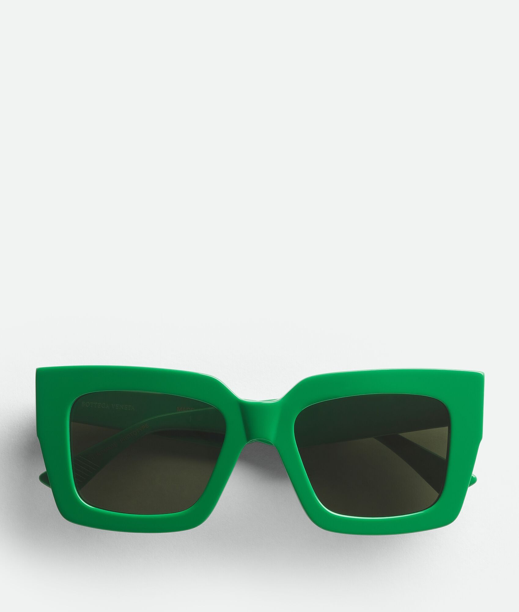 Bottega Veneta o1n1vont0525 Size: OS / Classic Square Sunglasses in Green Size ONE SIZE - 1 Thumbnail