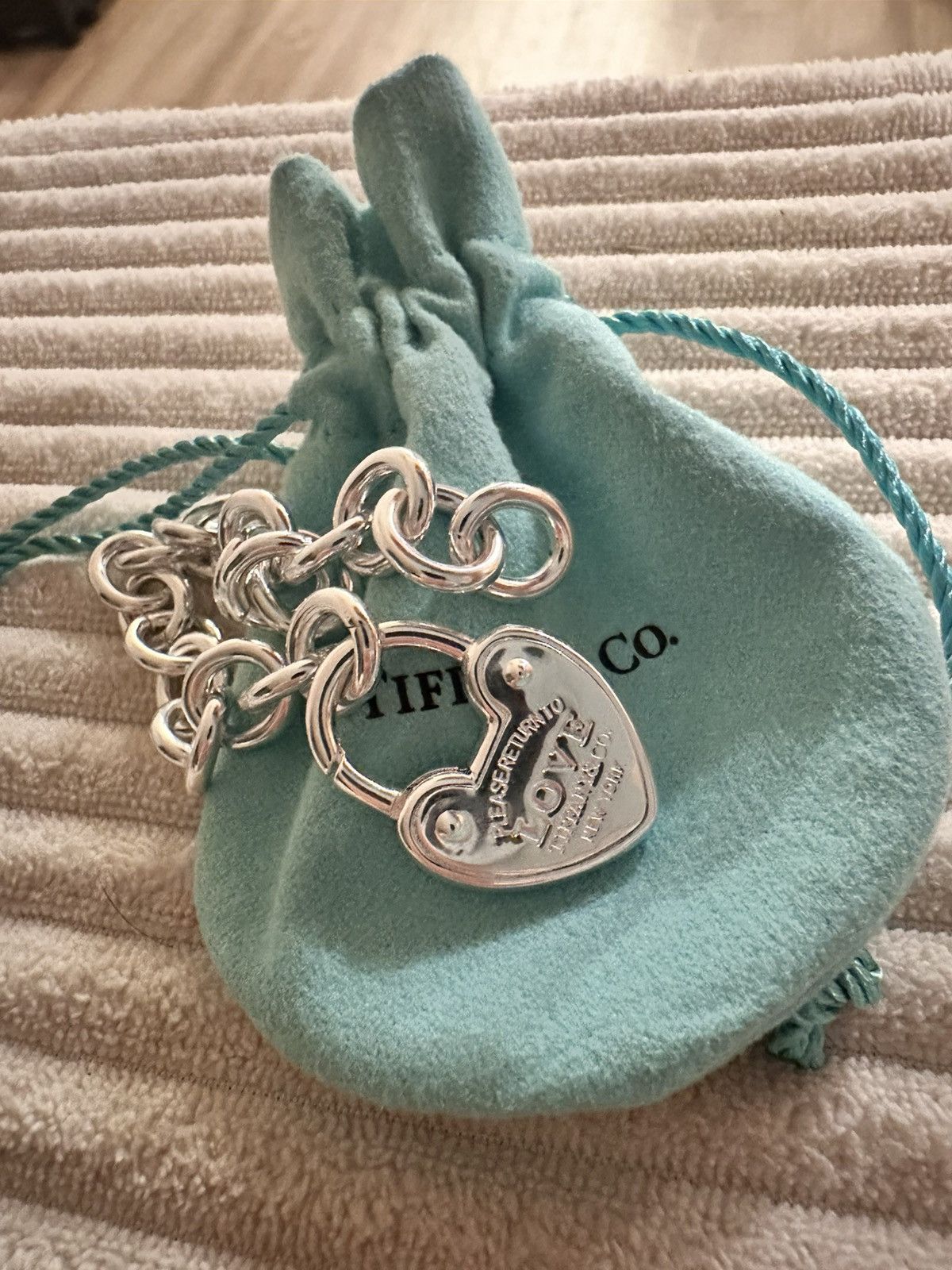 Tiffany & Co. Authentic Tiffany & Co Love Lock Bracelet 18cm 7inch Size ONE SIZE - 2 Thumbnail