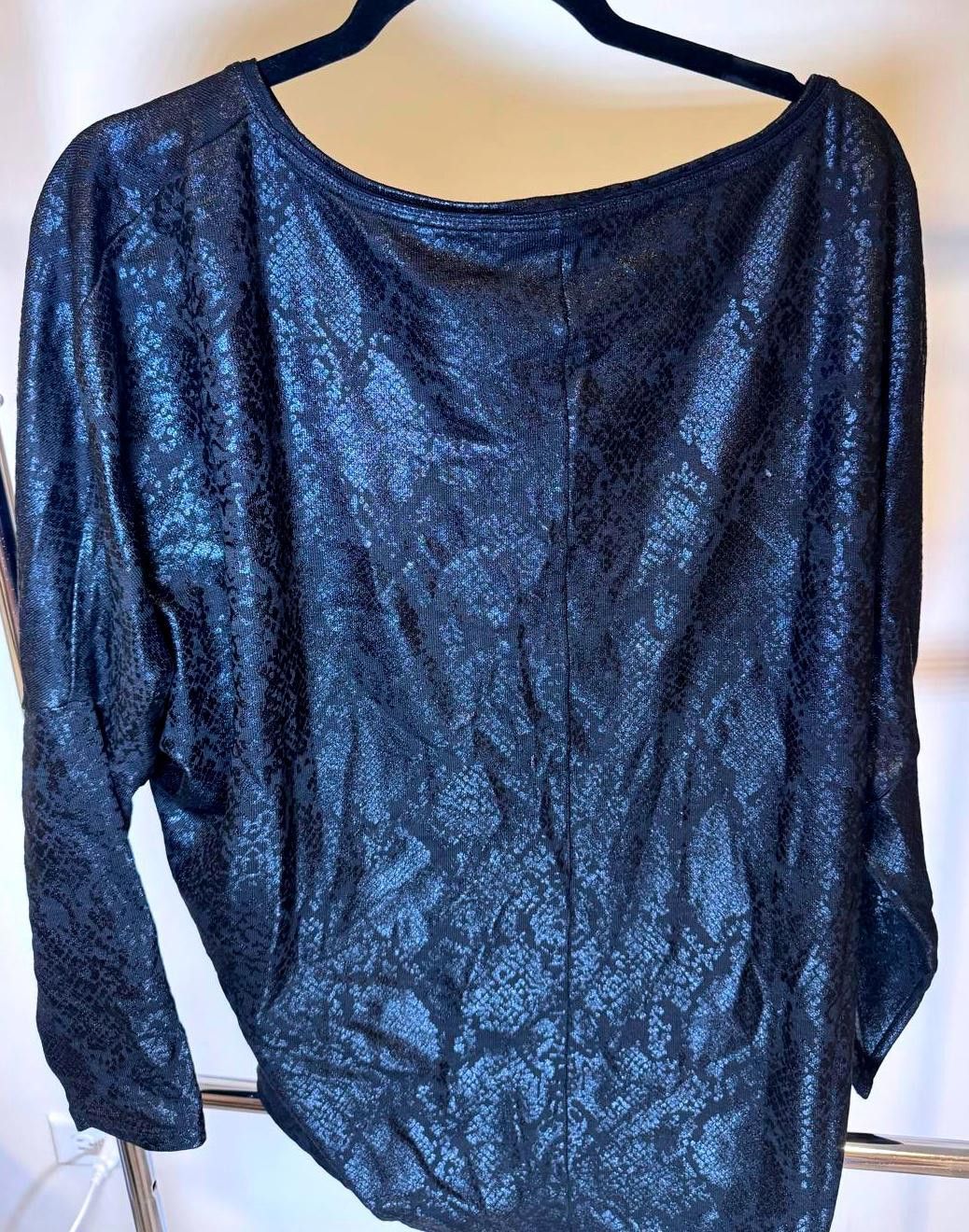 Designer Elegant Black Snake Print Top by White House Black Market Size M / US 6-8 / IT 42-44 - 2 Thumbnail