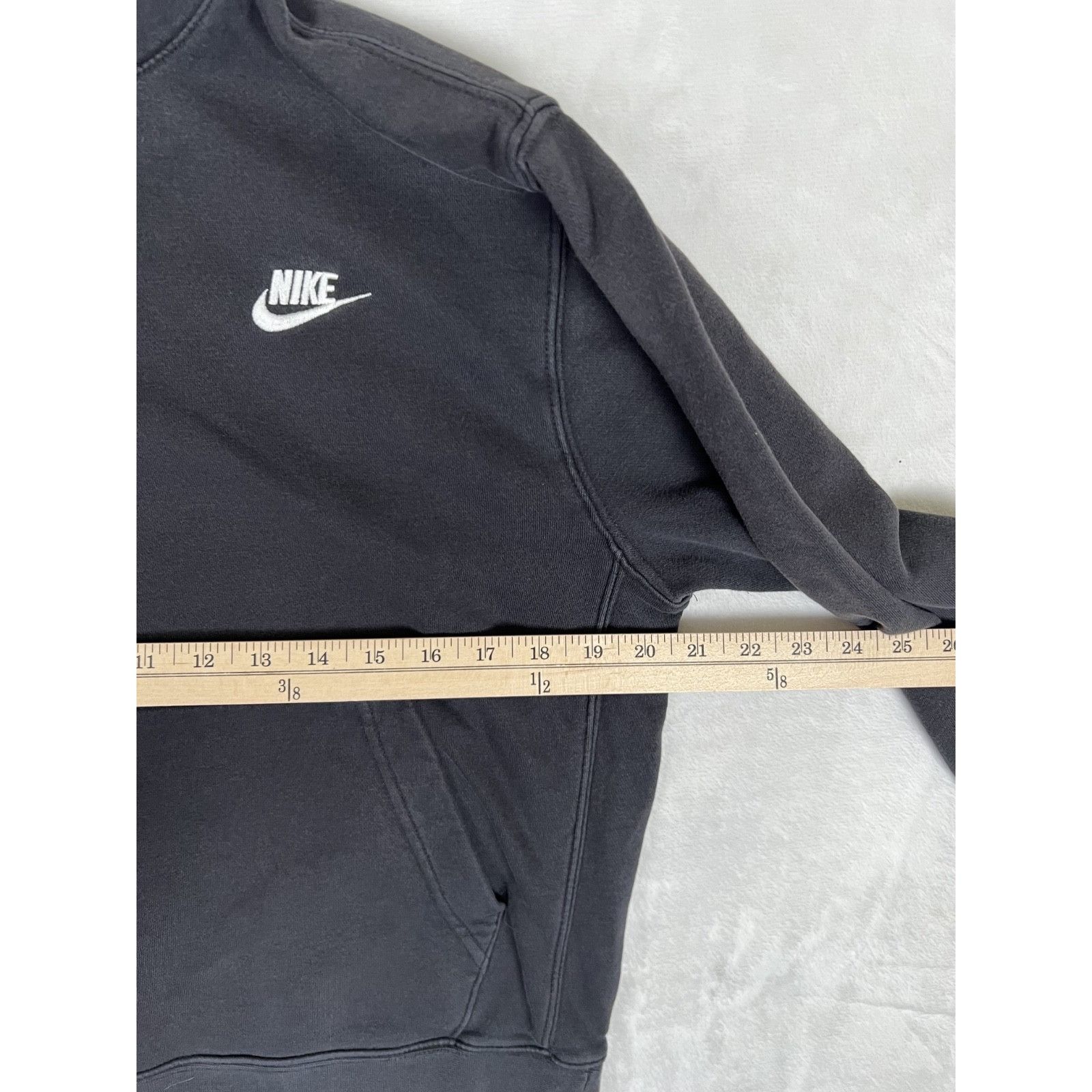 Nike Vintage Nike Black Pullover Hoodie Sweatshirt Size S Y2K Emb Size US S / EU 44-46 / 1 - 4 Thumbnail