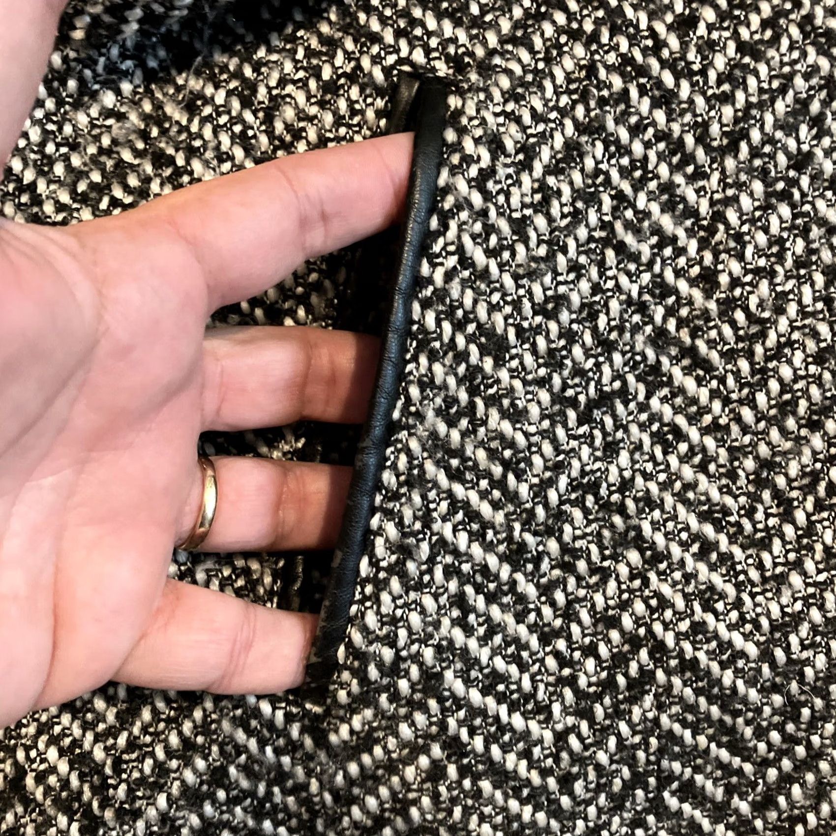Betsey Johnson VINTAGE Betsey Johnson Black & White Herringbone Wool Coat Large Women Coat Size L / US 10 / IT 46 - 2 Thumbnail