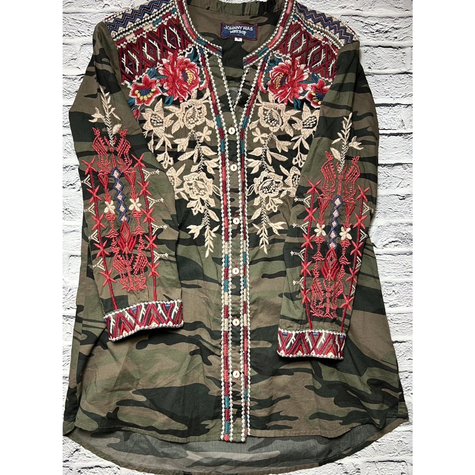 Johnny Was VINTAGE Johnny Was Women's Camouflage Floral Print Button-Down Shirt Small Size S / US 4 / IT 40 - 3 Thumbnail