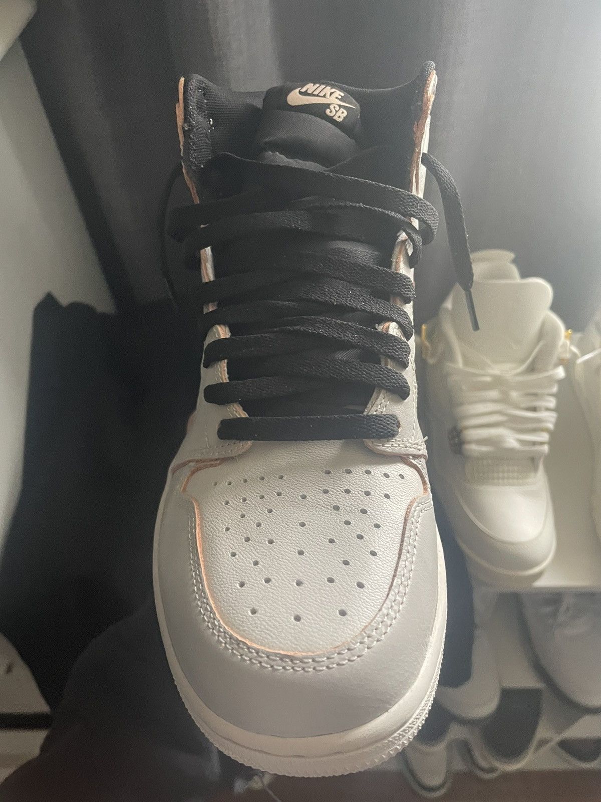 Jordan Brand × Nike Air Jordan 1 NYC to Paris Size US 10 / EU 43 - 8 Thumbnail