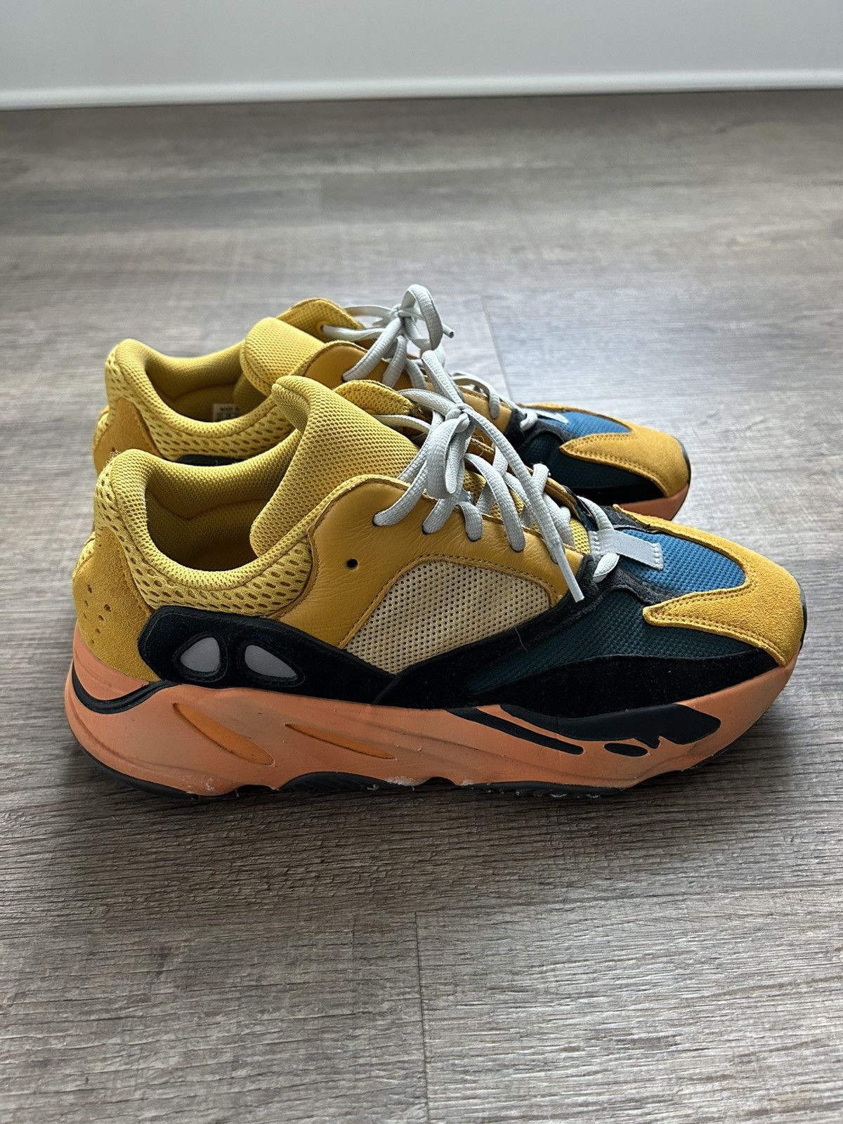 Yeezy Yeezy 700 Sun Size US 10.5 / EU 43-44 - 1 Thumbnail