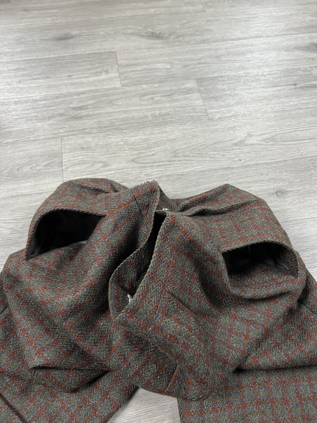 Celine Rare Celine vintage wool tweed shorts FR 10 (M) Women’s Size 28" / US 6 / IT 42 - 12 Thumbnail