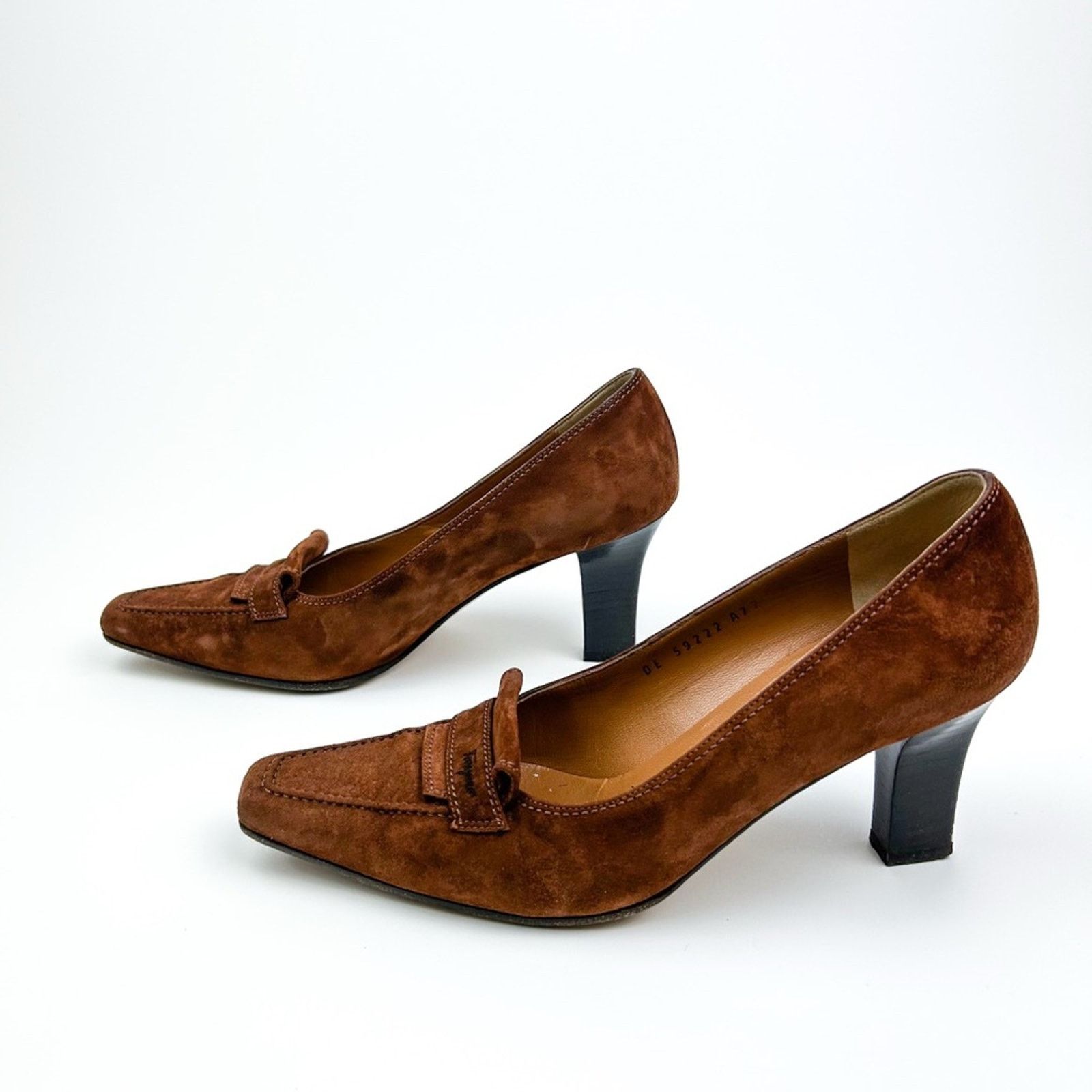 Salvatore Ferragamo Salvatore Ferragamo Vintage Suede Cognac Calf Pump Size 7.5 Size US 7.5 / IT 37.5 - 10 Thumbnail