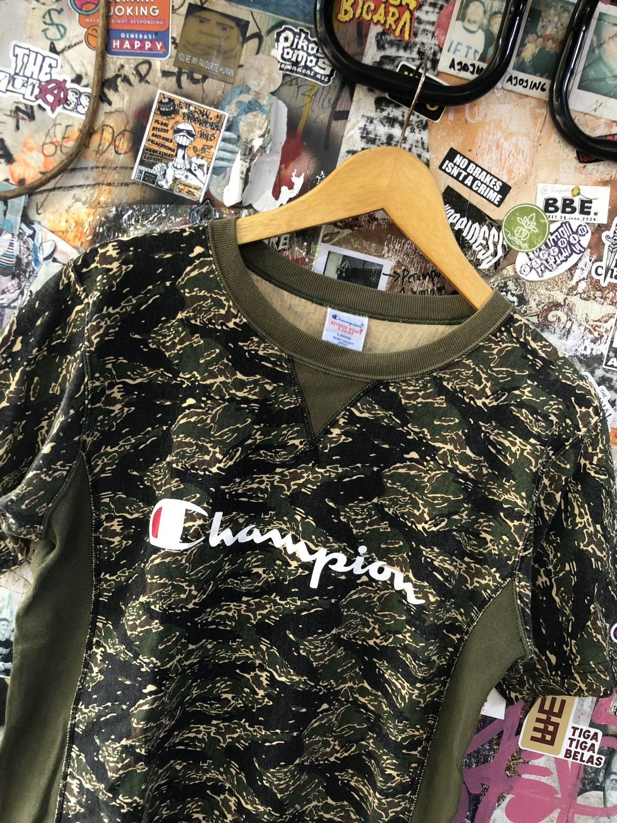 Champion VINTAGE CHAMPION REVERSE WEAVE CAMO SHIRT Size US L / EU 52-54 / 3 - 2 Thumbnail