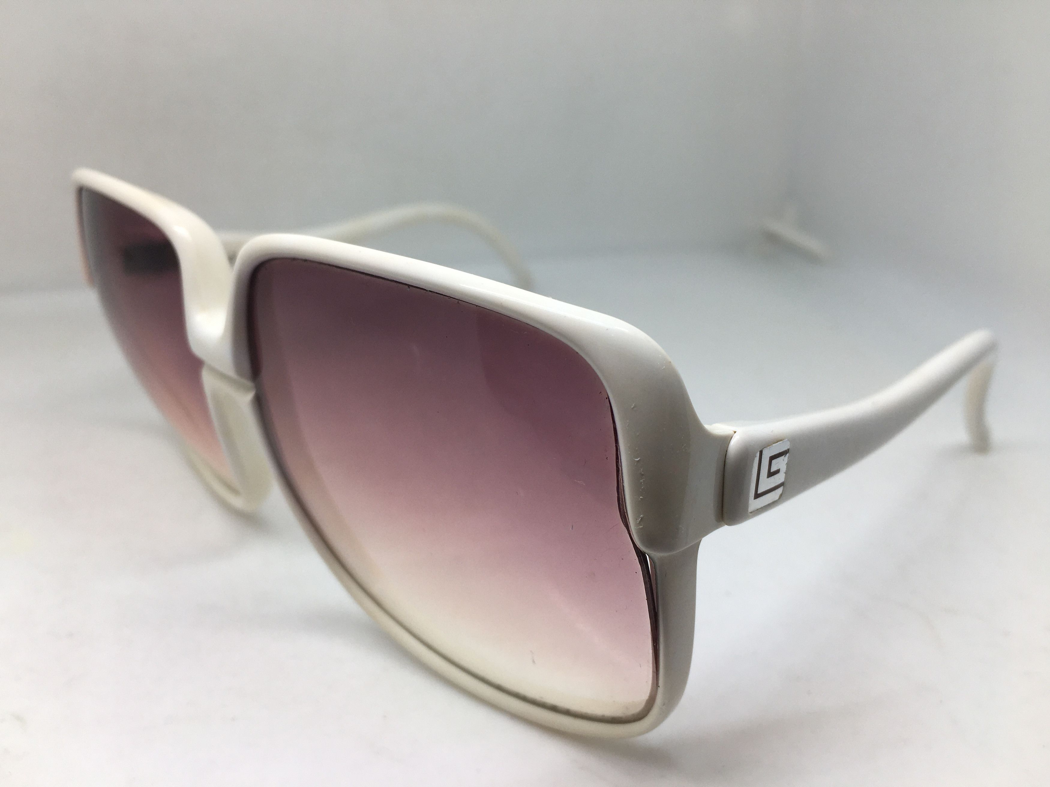 Guy Laroche Vintage Guy Laroche Soleil White Oversize Sunglasses Frame Size ONE SIZE - 3 Thumbnail