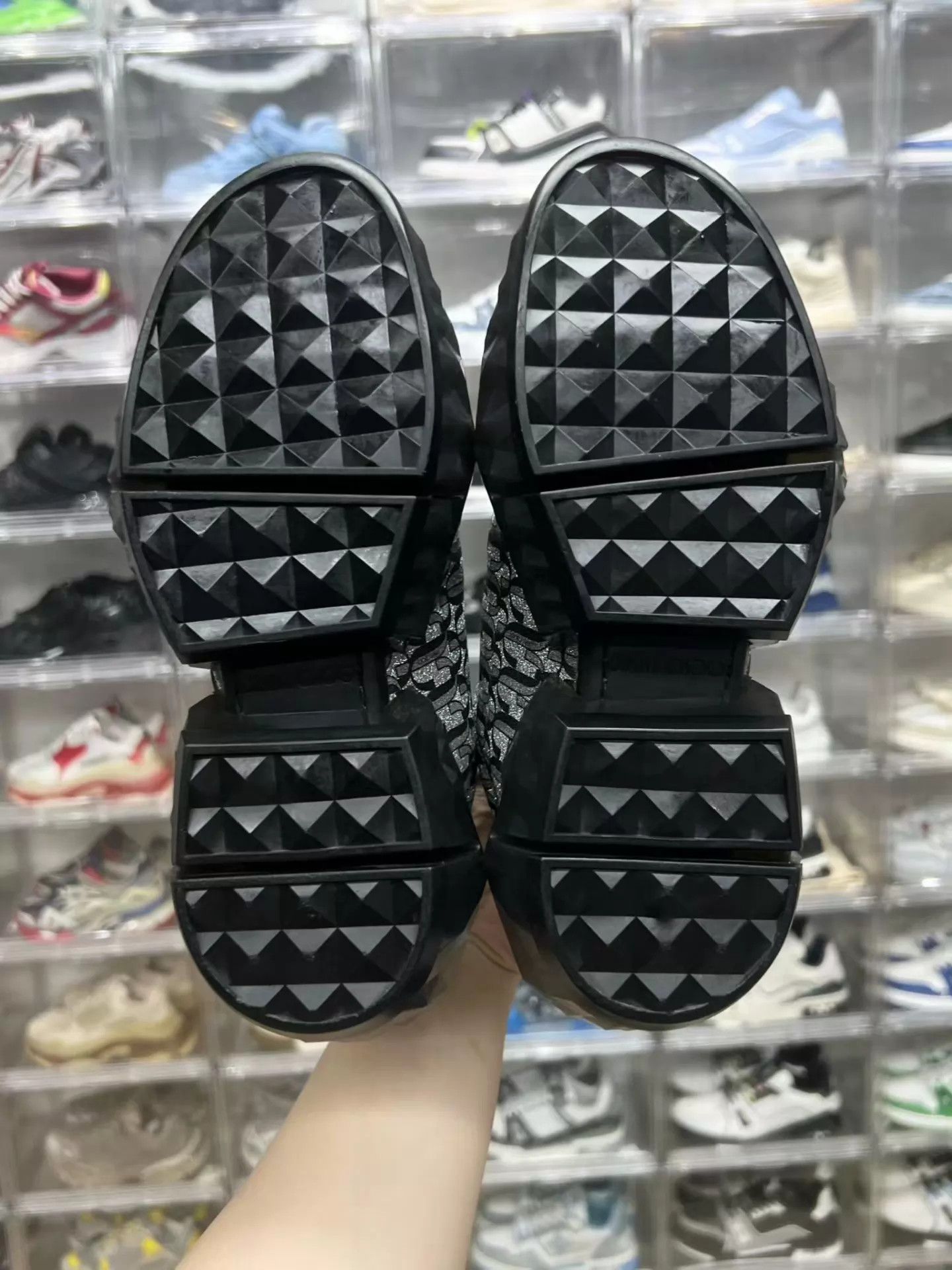 Jimmy Choo Jimmy Choo All Over Print Sneakers 38.5 EU Like New Size US 8 / IT 38 - 8 Thumbnail