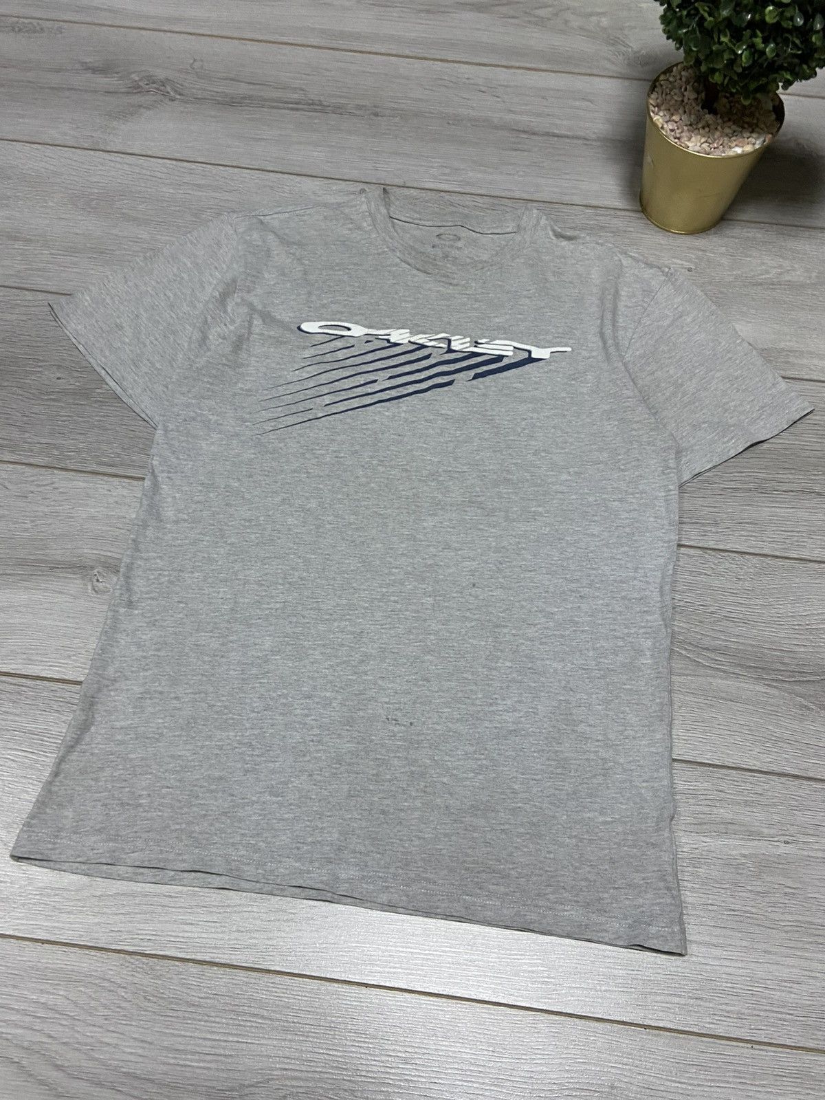 Oakley Oakley spell out vintage big logo tee shirt Size US S / EU 44-46 / 1 - 2 Thumbnail