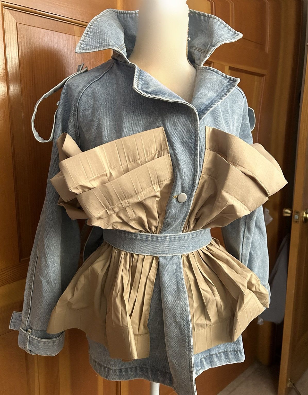 Designer × Other NWT, Lavishly Paris Stunning Ruffle Patchwork Denim Coat. Size M / US 6-8 / IT 42-44 - 5 Thumbnail