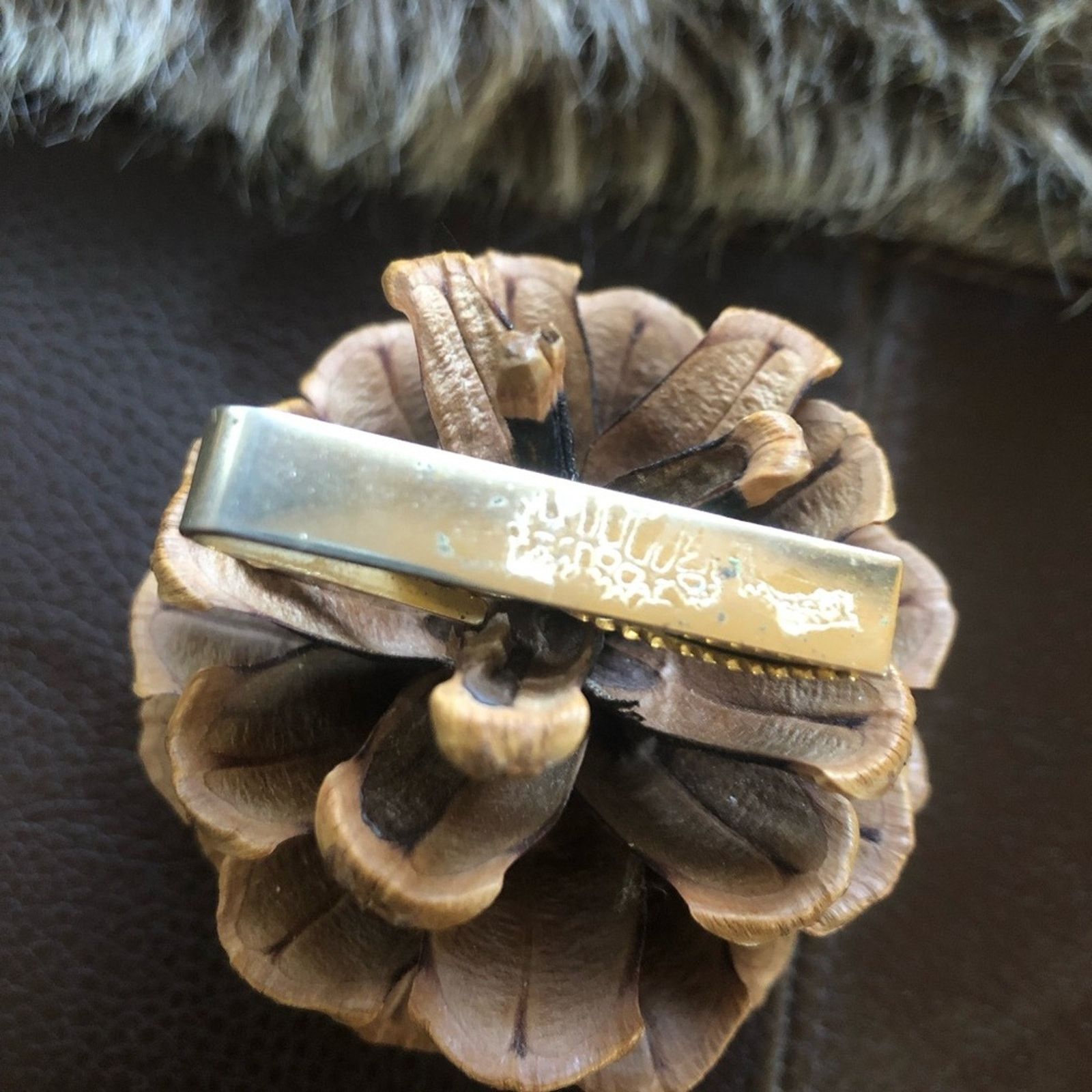 Vintage Vintage 1950s gold engraved animal petroglyph tie bar clip Size ONE SIZE - 12 Thumbnail