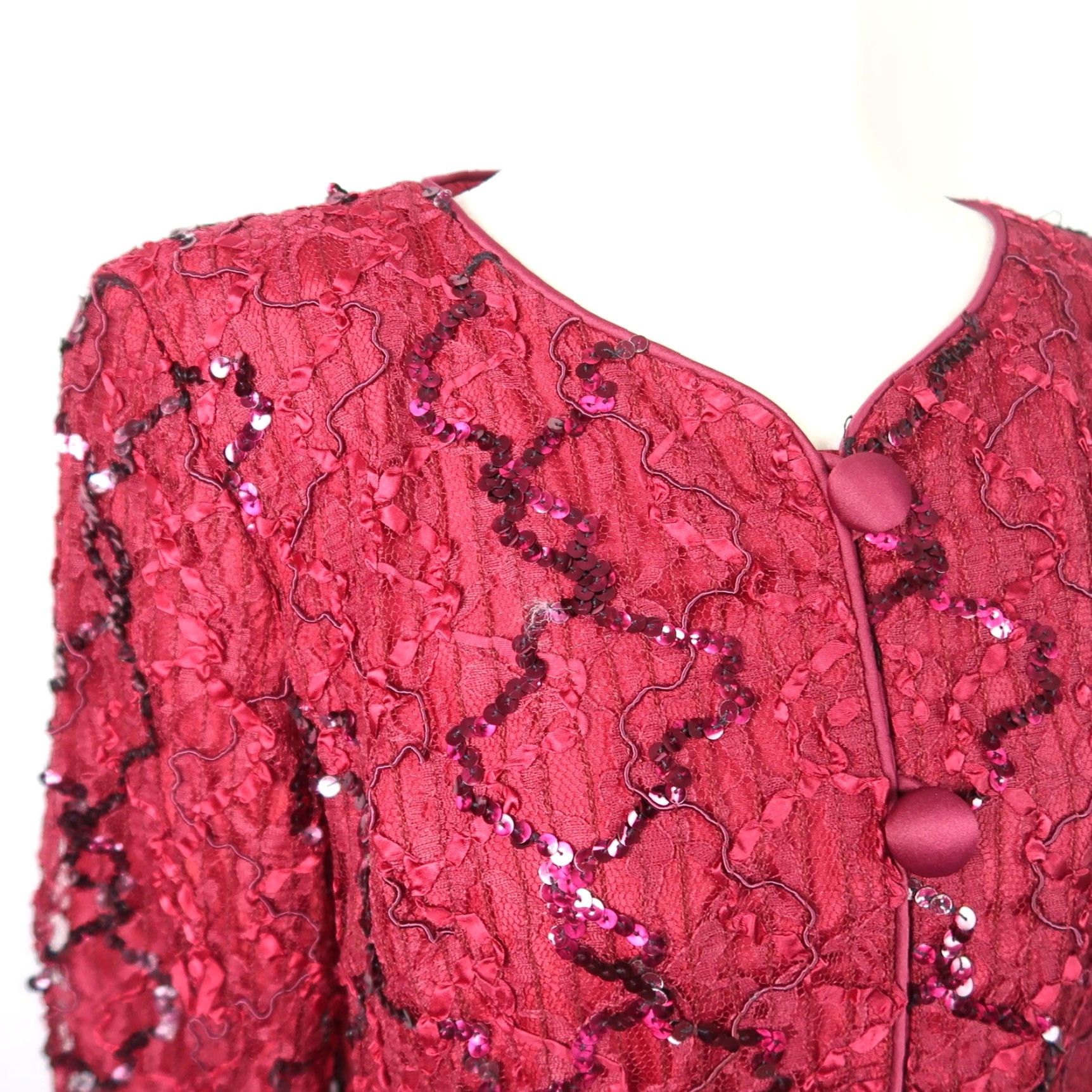 Vintage VINTAGE 90s JS Collections Sequin Jacket Burgundy Red Red Sequin Jacket Women 14 Long Sleeve Button Polyester 90s Party/Cocktail Formal fall winter Size XL / US 12-14 / IT 48-50 - 2 Thumbnail