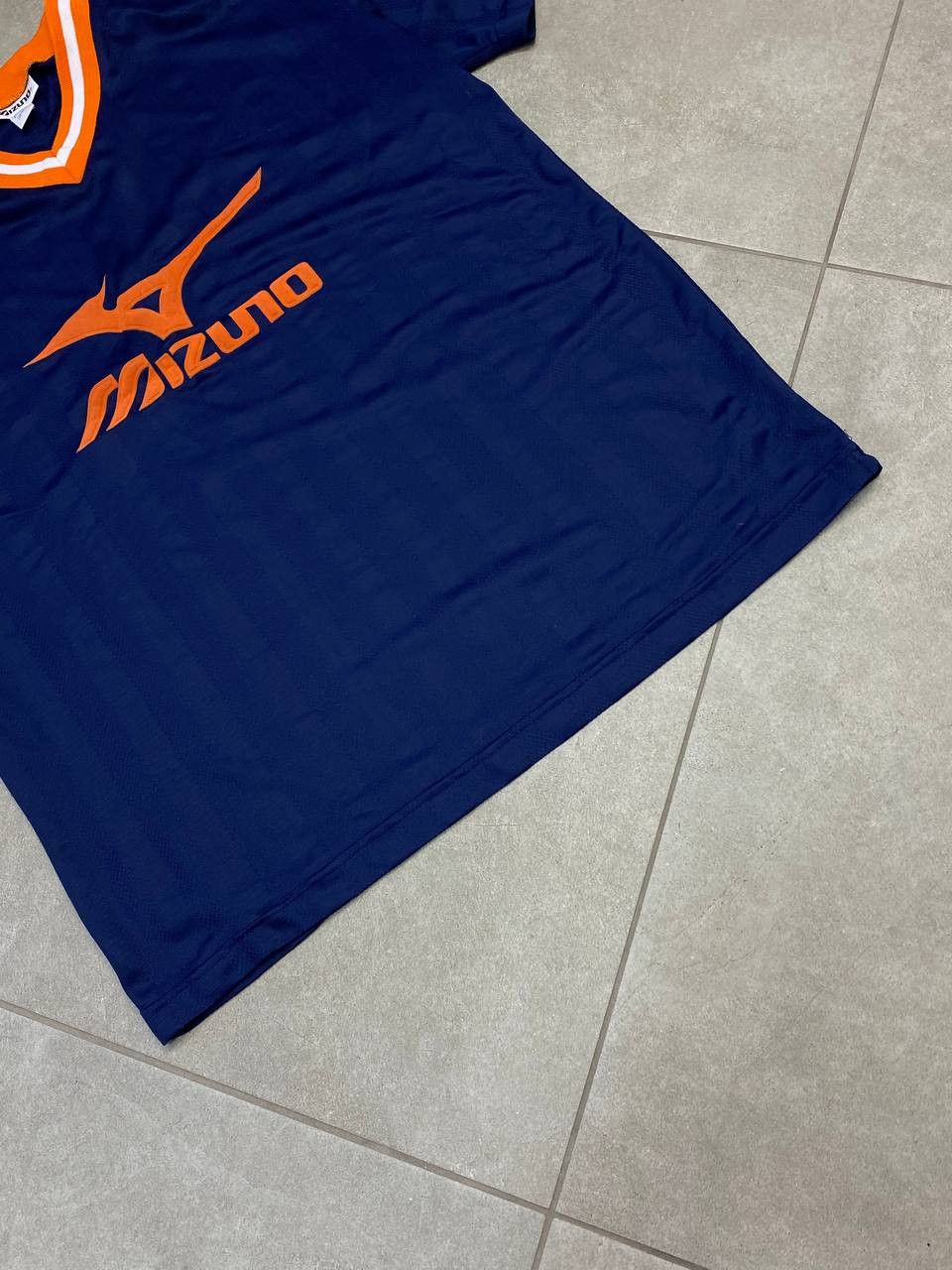 Mizuno Vintage Mizuno 90s Big Logo V-Neck Jersey T-Shirt Size US M / EU 48-50 / 2 - 5 Thumbnail