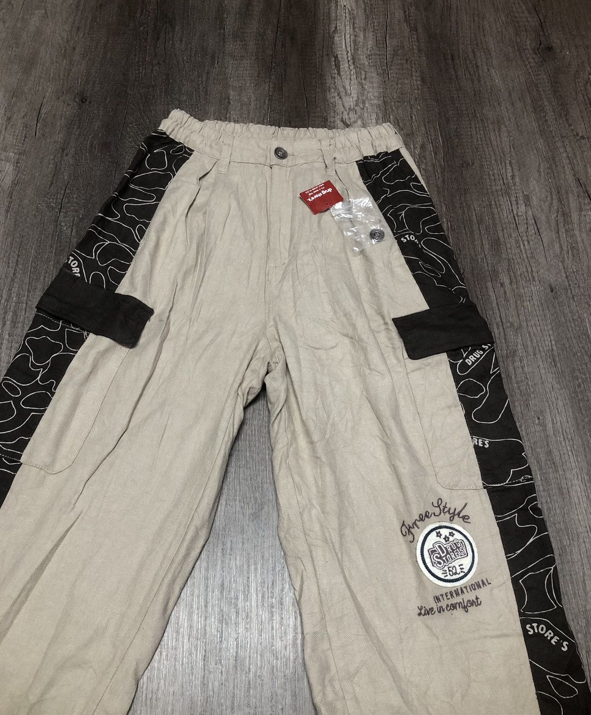 Japanese Brand Drug Store Casual pant Cargo style (Unisex) Size US 30 / EU 46 - 4 Thumbnail
