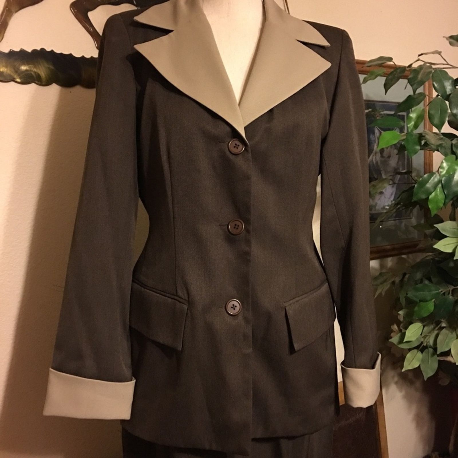 Vintage Lew Magram New York style collared skirt suit Size M / US 6-8 / IT 42-44 - 1 Thumbnail
