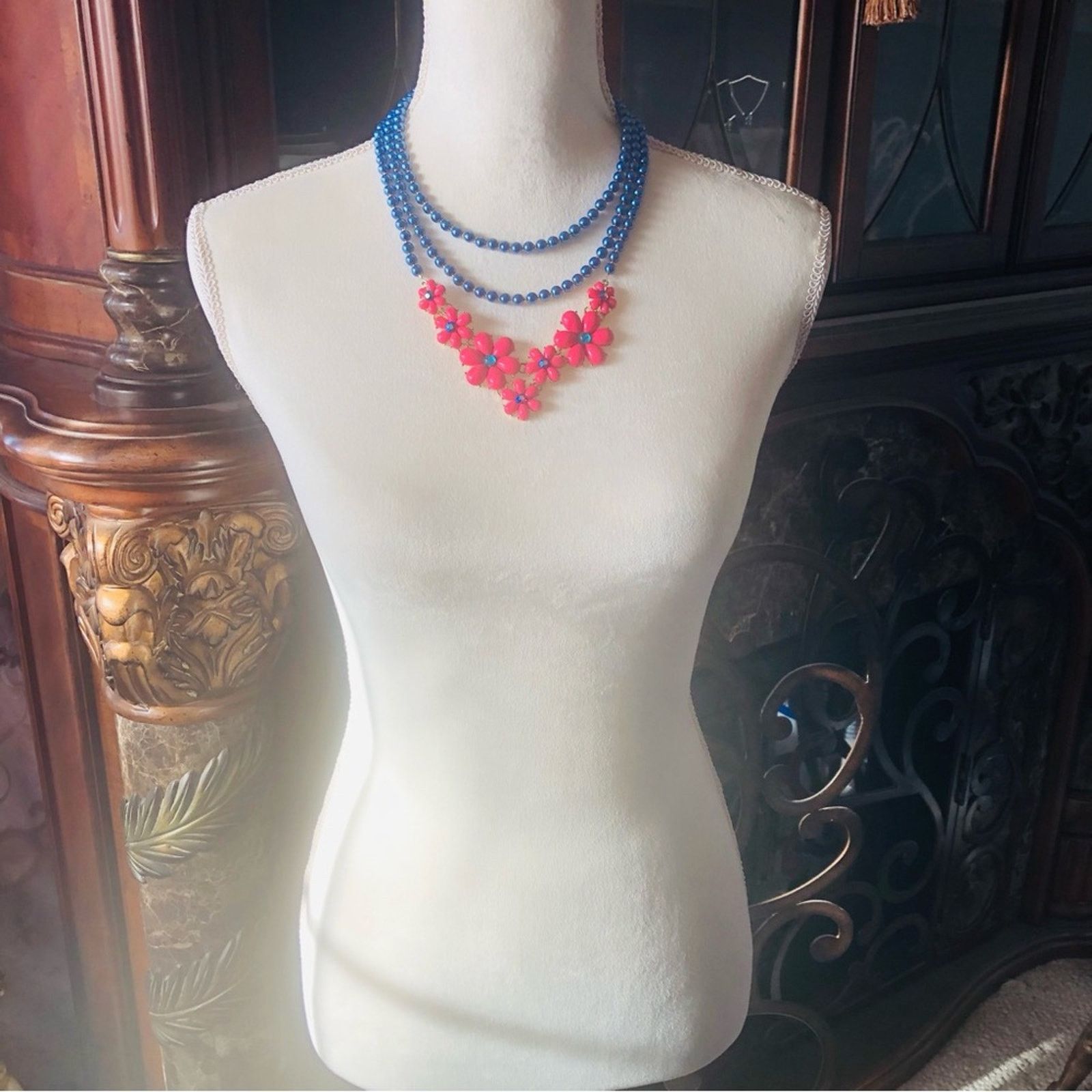 Handmade Handcrafted repurpose bubblegum floral Pearl necklace Size ONE SIZE - 8 Thumbnail