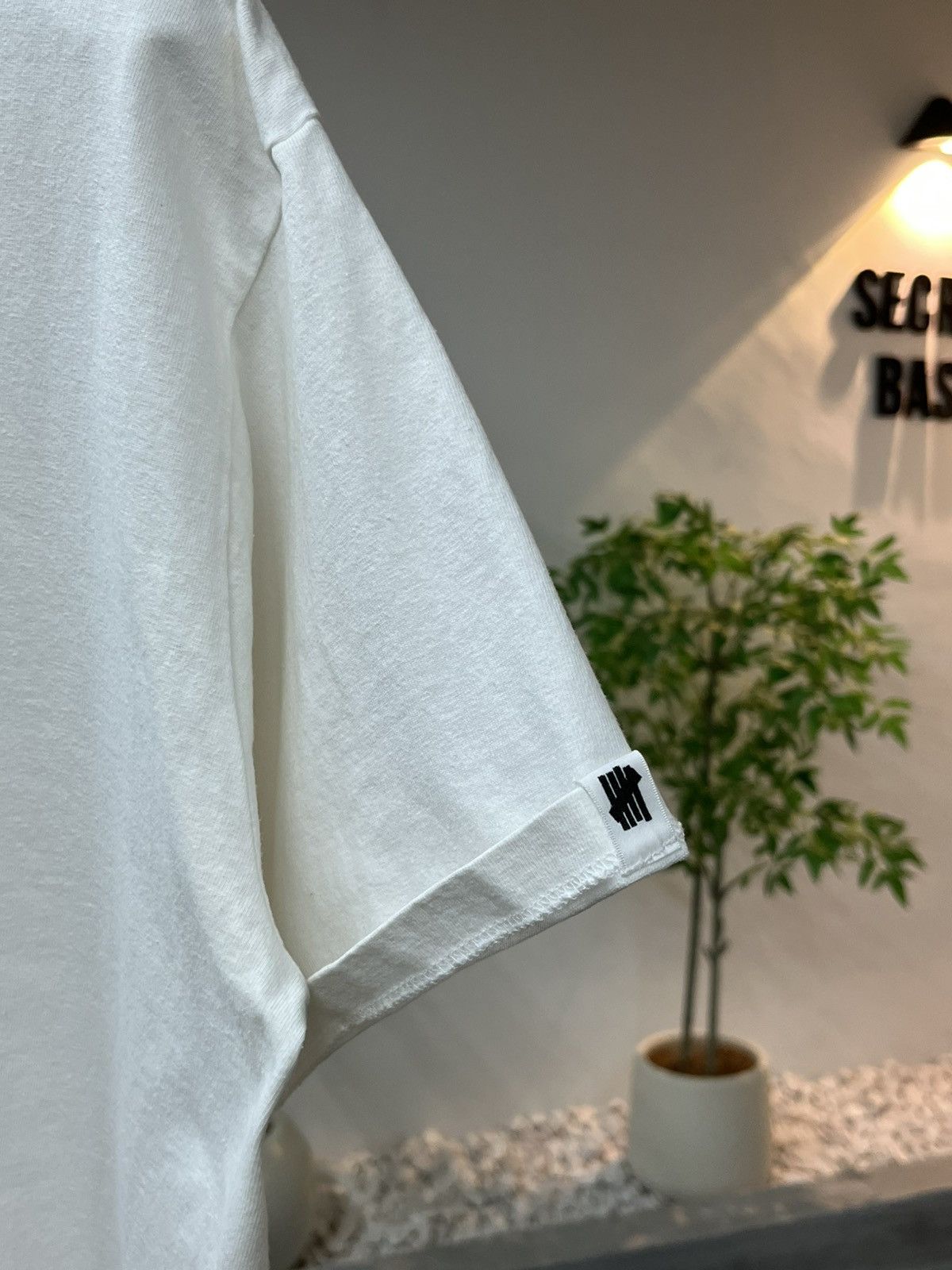 Bape × Undefeated Undefeated x A Bathing Ape Camouflage Logo Tee Size US XXL / EU 58 / 5 - 6 Thumbnail