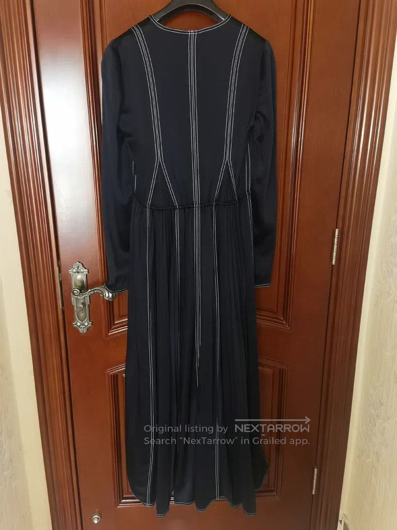 Valentino Valentino Main line dress Size M / US 6-8 / IT 42-44 - 2 Thumbnail