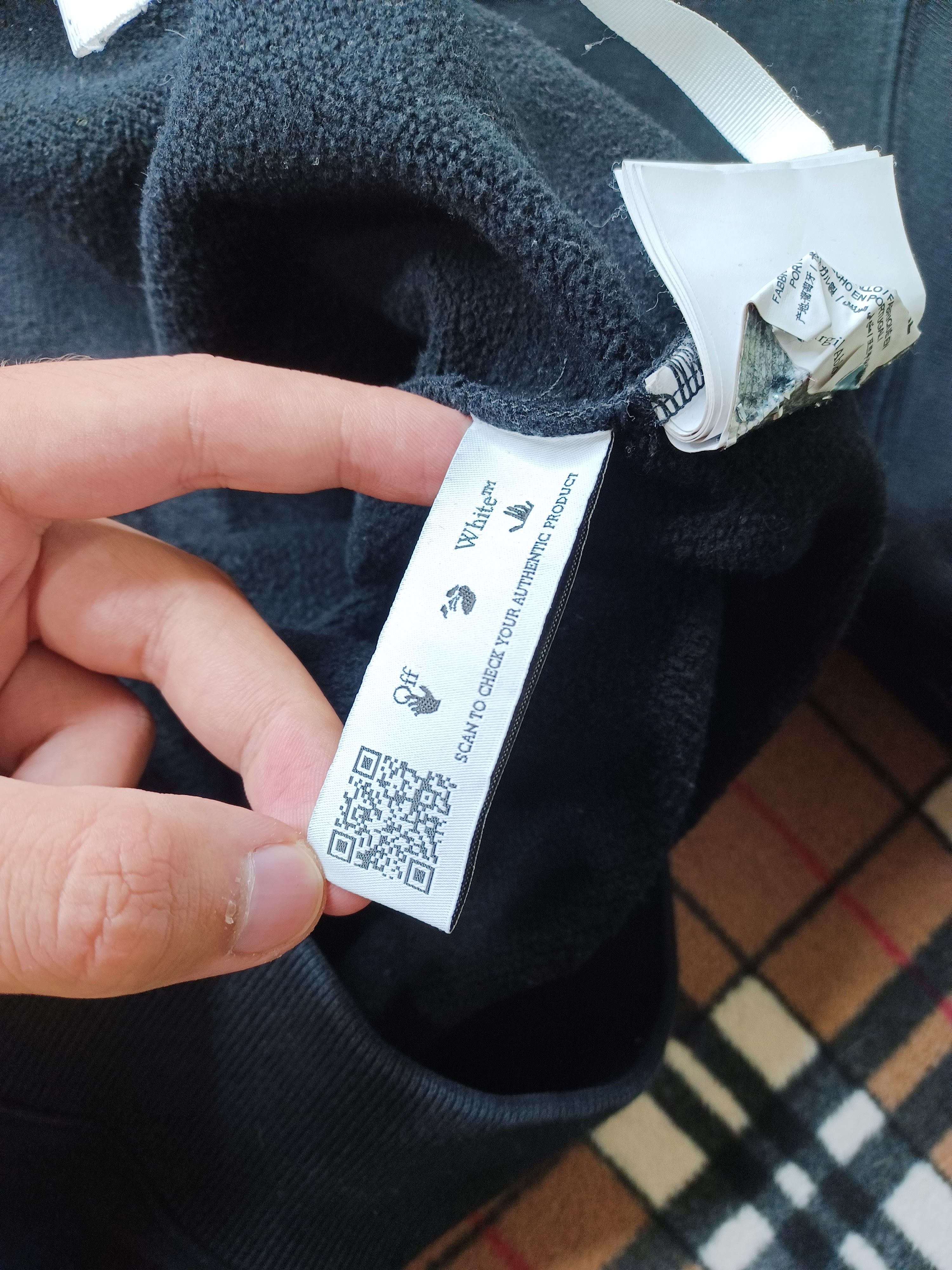 Off-White Off-White Caravaggio Yellow Diagonal Stripe Crewneck Black Size US XL / EU 56 / 4 - 11 Thumbnail
