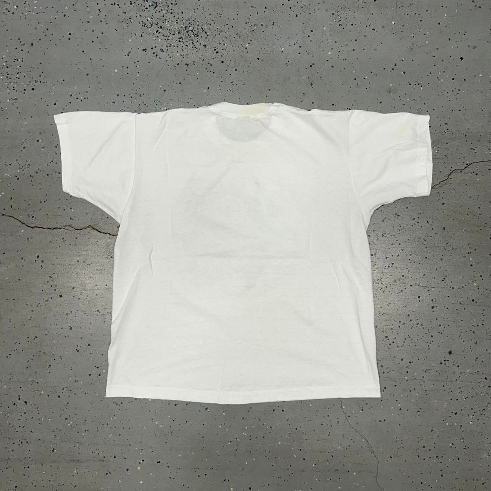 Fruit Of The Loom White vintage 90s Native American Indian print t-shirt Size US XL / EU 56 / 4 - 6 Thumbnail