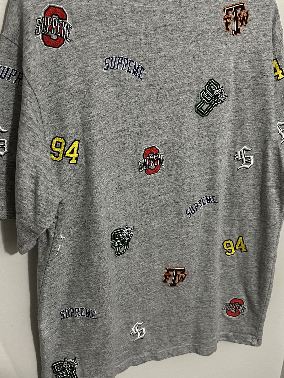 Supreme Supreme University S/S Top Tee Size US M / EU 48-50 / 2 - 7 Thumbnail