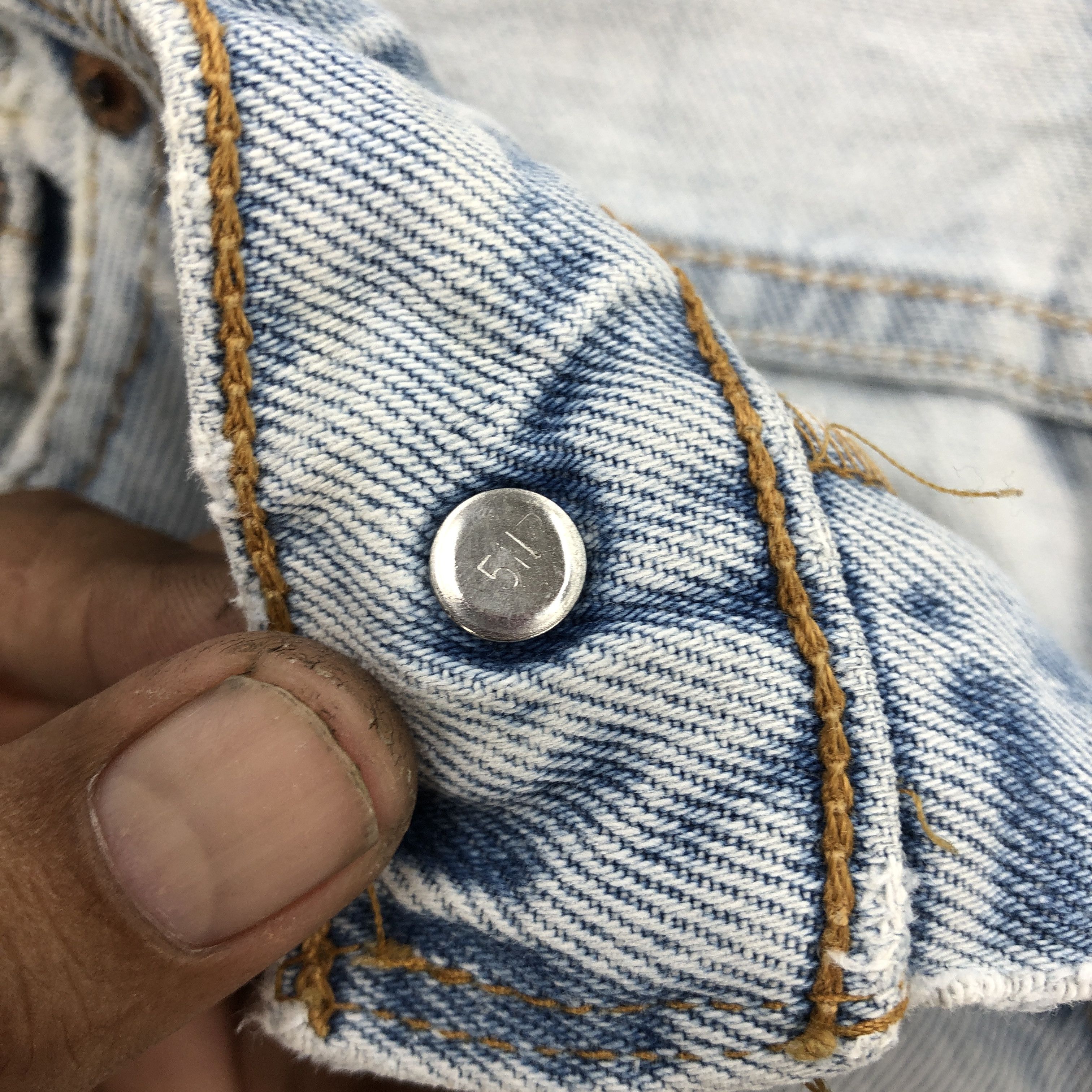 Levi's Vintage Levis 550 Jeans Levi's Ripped Light Wash Denim Size 28" / US 6 / IT 42 - 8 Thumbnail