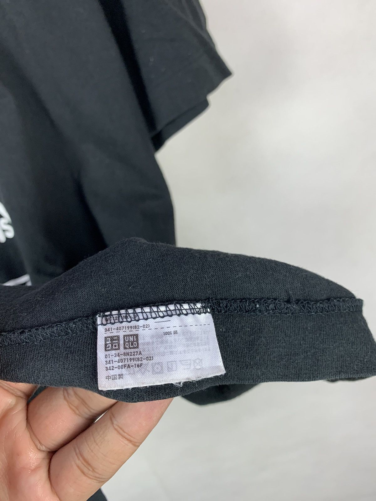 Japanese Brand Steals! Uniqlo Snoopy Kaws Streetwear Tee Size US L / EU 52-54 / 3 - 7 Thumbnail