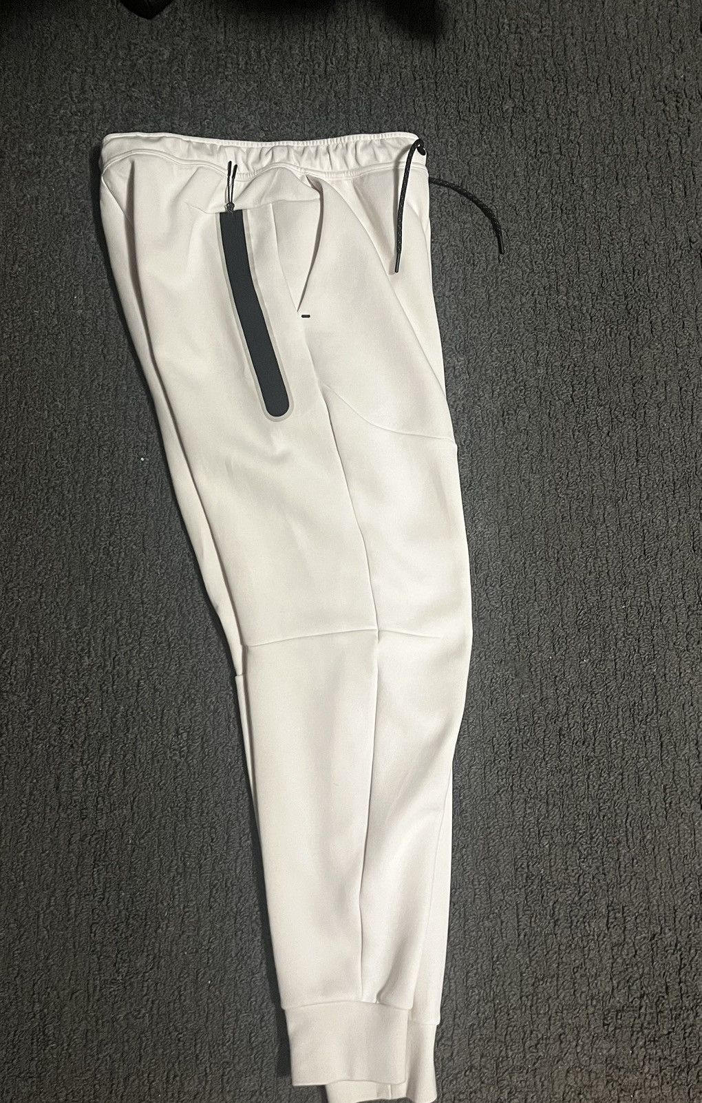 Nike White Nike Tech Joggers Size US 36 / EU 52 - 2 Thumbnail