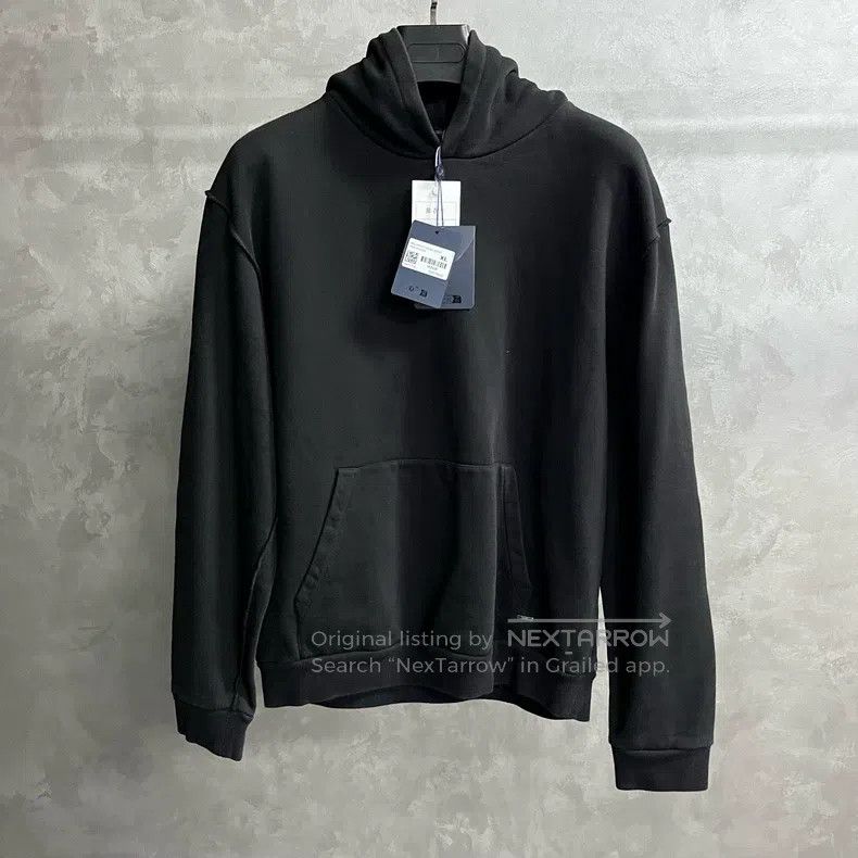 Louis Vuitton Louis Vuitton Black solid hooded pullover long sleeve swea Size US XL / EU 56 / 4 - 1 Thumbnail