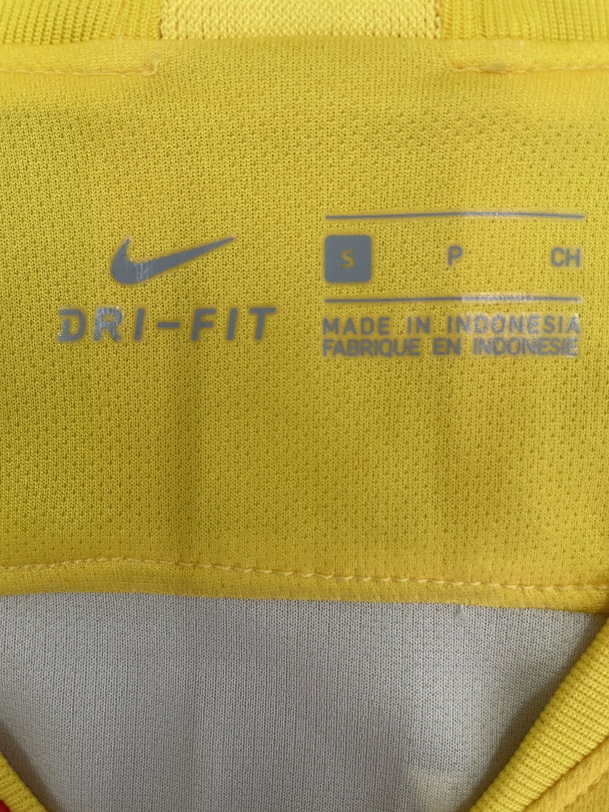 Nike Barcelona 2019-2020 Away (BNWT) Size US S / EU 44-46 / 1 - 3 Thumbnail