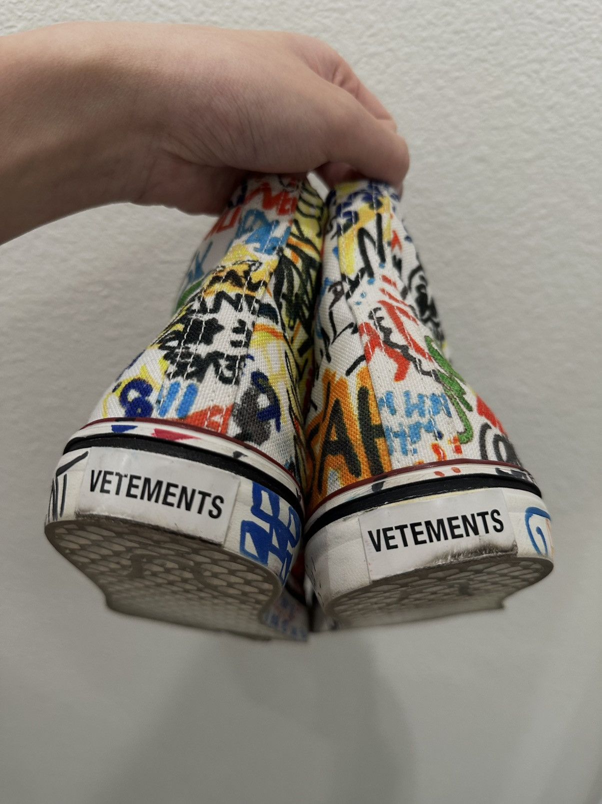 Vetements Vetements FW18 Graffiti Multicolor High Tops Size US 8 / EU 41 - 9 Thumbnail
