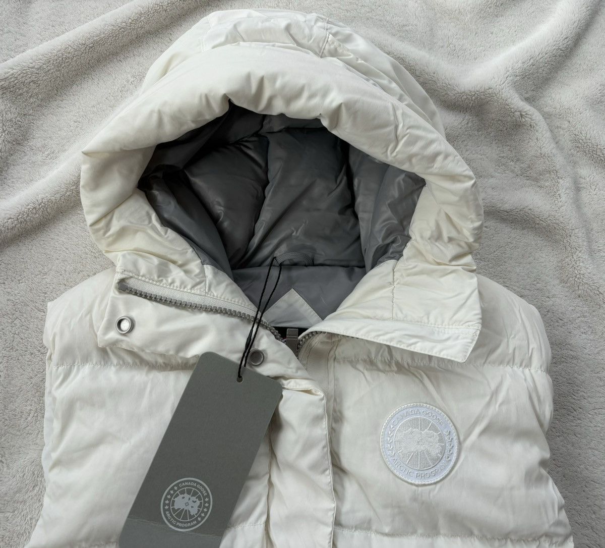 Canada Goose Canada G00se Rayla Belted/Hooded Northstar White Puffer Vest Size S / US 4 / IT 40 - 5 Thumbnail