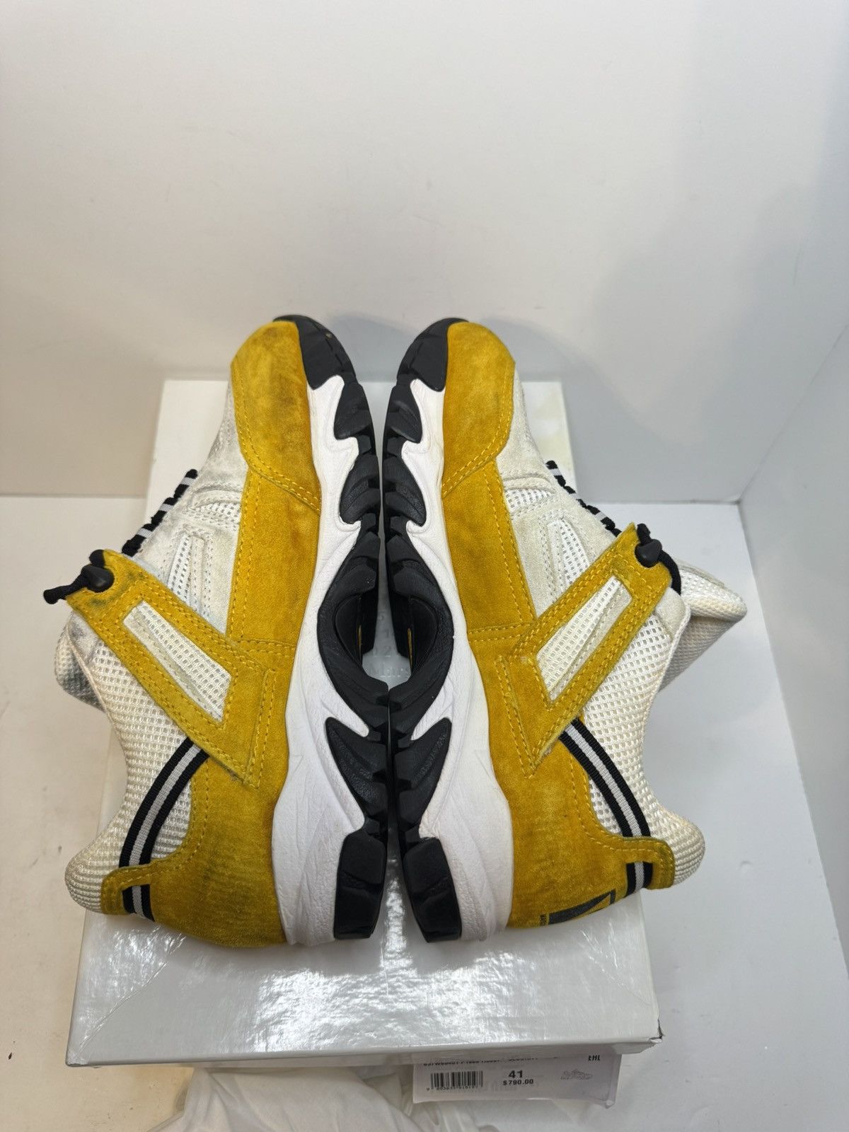 Maison Margiela Maison Margiela Security Low Top Sneakers Vibram Size US 8 / EU 41 - 7 Thumbnail