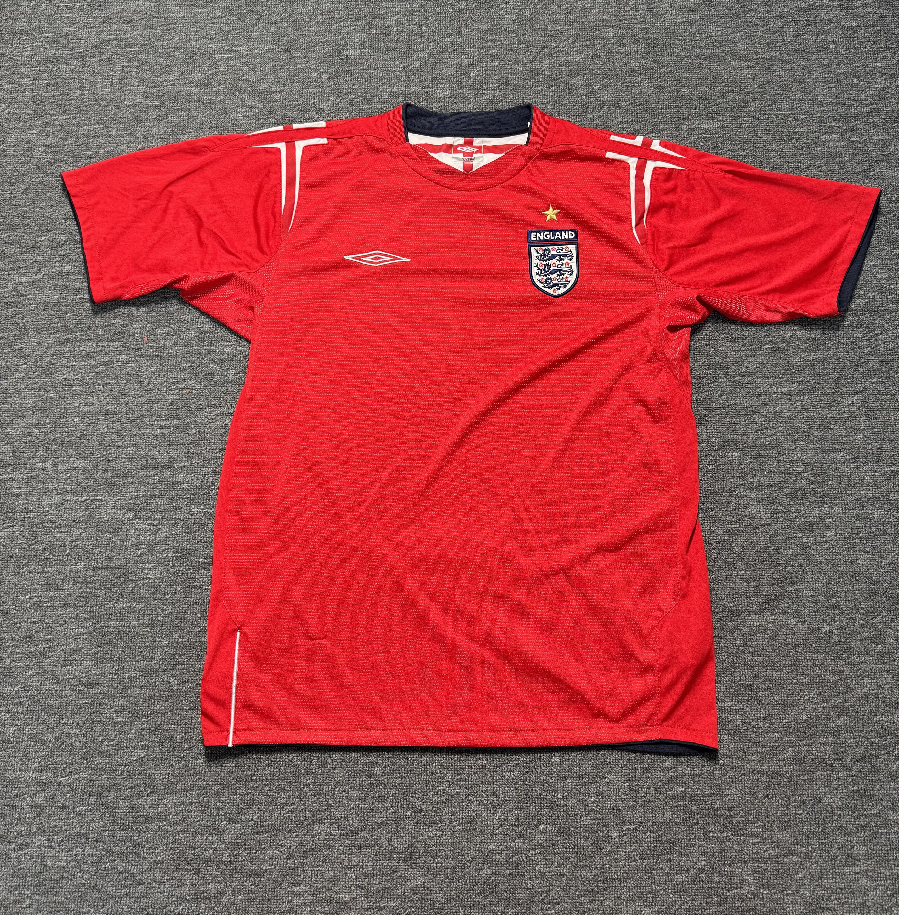Umbro Vintage Umbro ENGLAND 2004 2005 Away Jersey Size L Soccer Size US L / EU 52-54 / 3 - 1 Thumbnail
