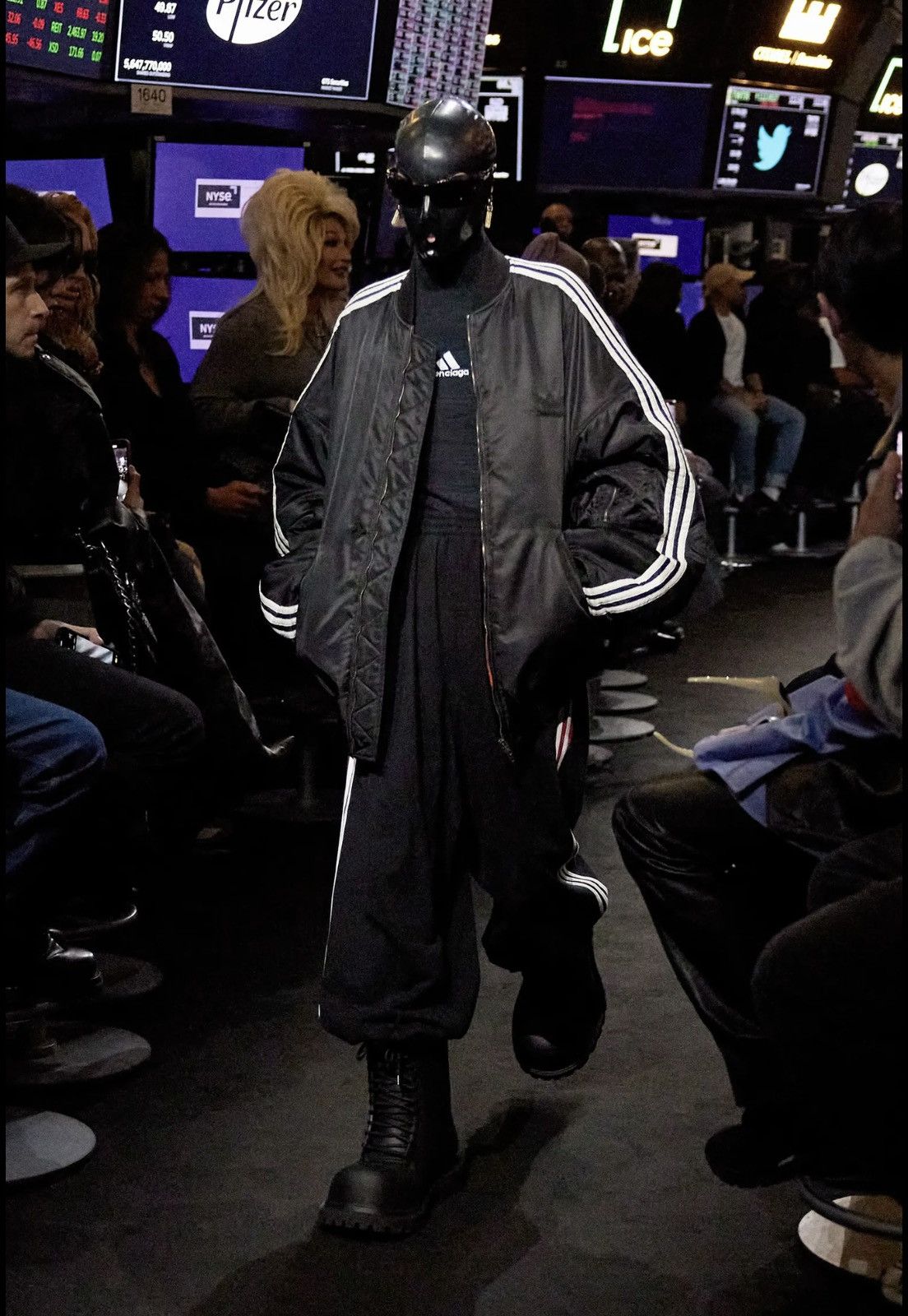 Balenciaga Balenciaga Adidas Black oversized bomber Sz.46 Size US S / EU 44-46 / 1 - 1 Thumbnail