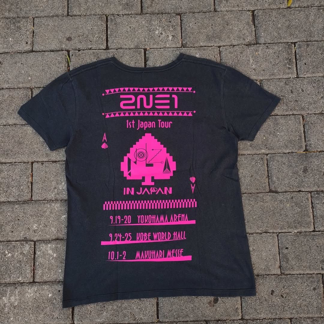 Band Tees 2NE1 Nolza Japan Tour 2011 Kpop Tee Size US M / EU 48-50 / 2 - 2 Thumbnail