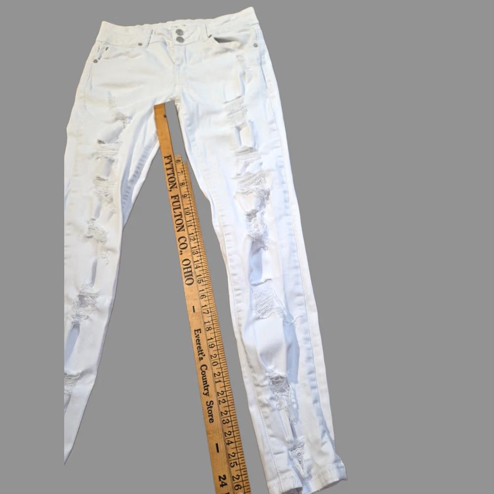 Almost Famous Almost Famous White Denim Skinny Jeans Women's Size 7 Distressed 5 Pocket Cotton Mid Rise Jeans Size 28" / US 6 / IT 42 - 1 Thumbnail
